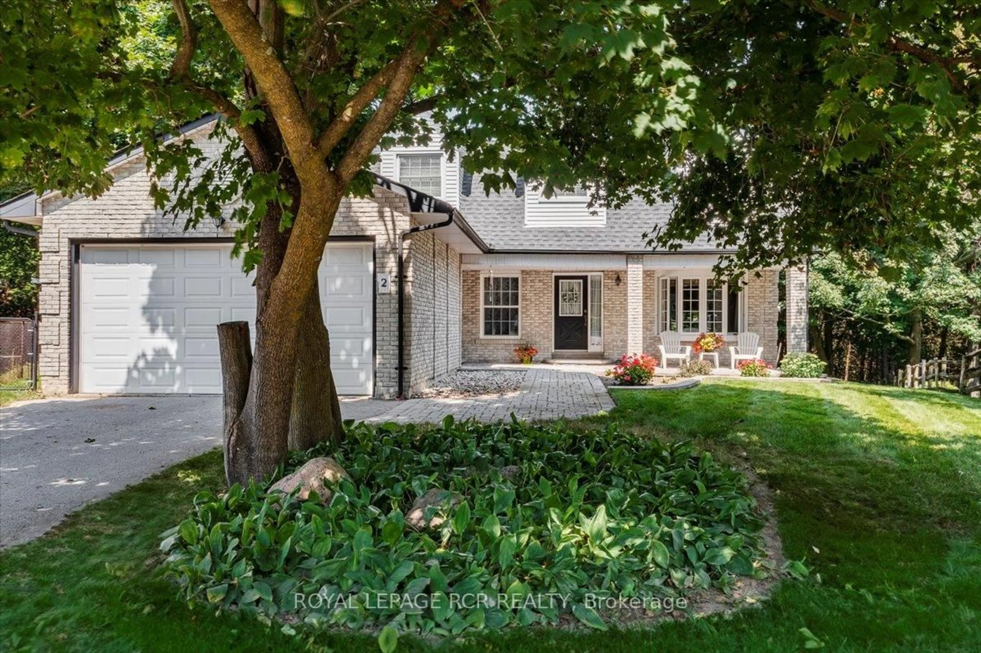 Unknown for 2 Royal Oak Rd, East Gwillimbury Ontario L0G 1M0