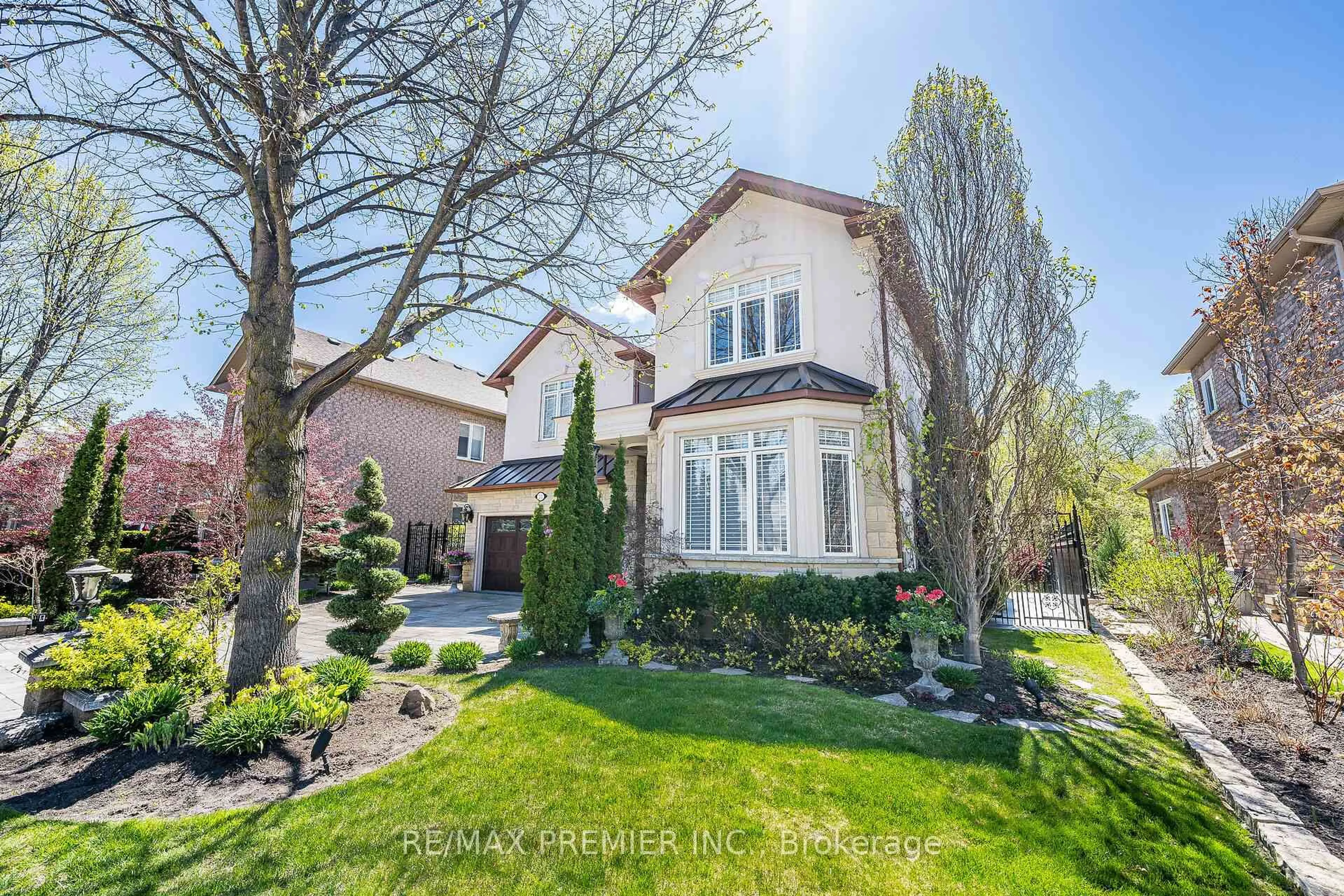 Home with brick exterior material, street for 111 Arista Gate, Vaughan Ontario L4L 9H7