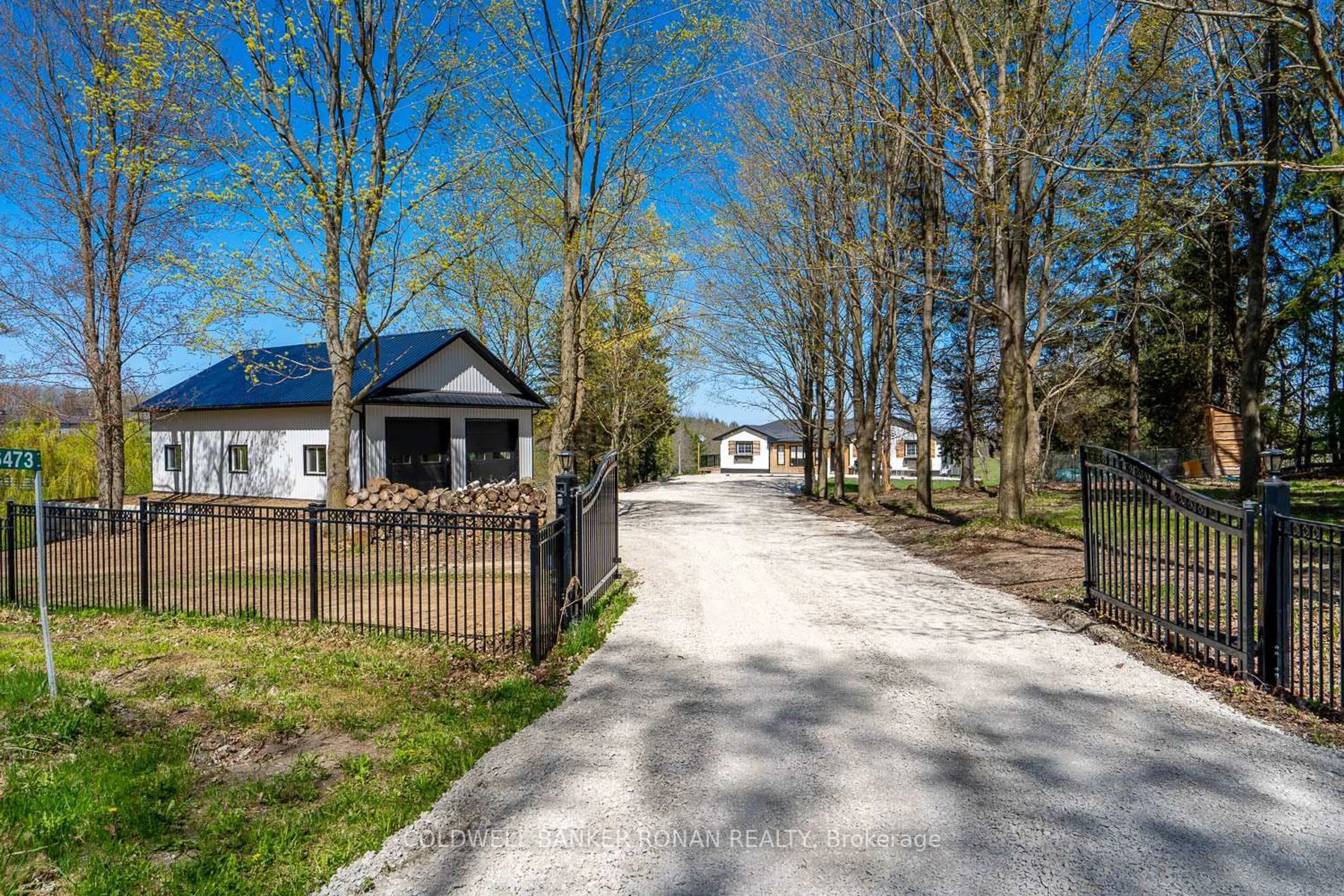 A pic from outside/outdoor area/front of a property/back of a property/a pic from drone, street for 6473 3rd Line, Essa Ontario L9R 1V2