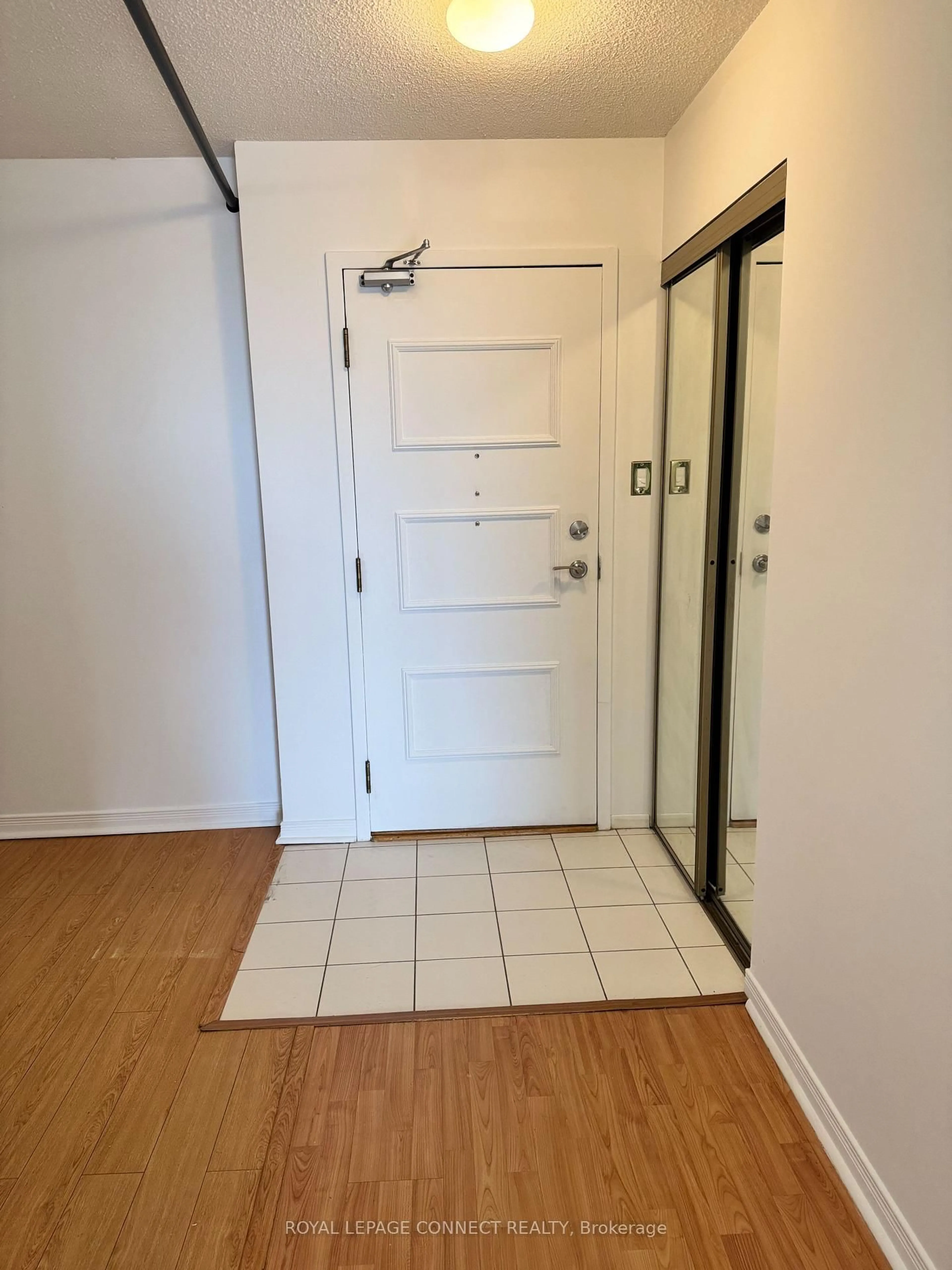 Indoor entryway for 55 Austin Dr #PH14, Markham Ontario L3R 8H5