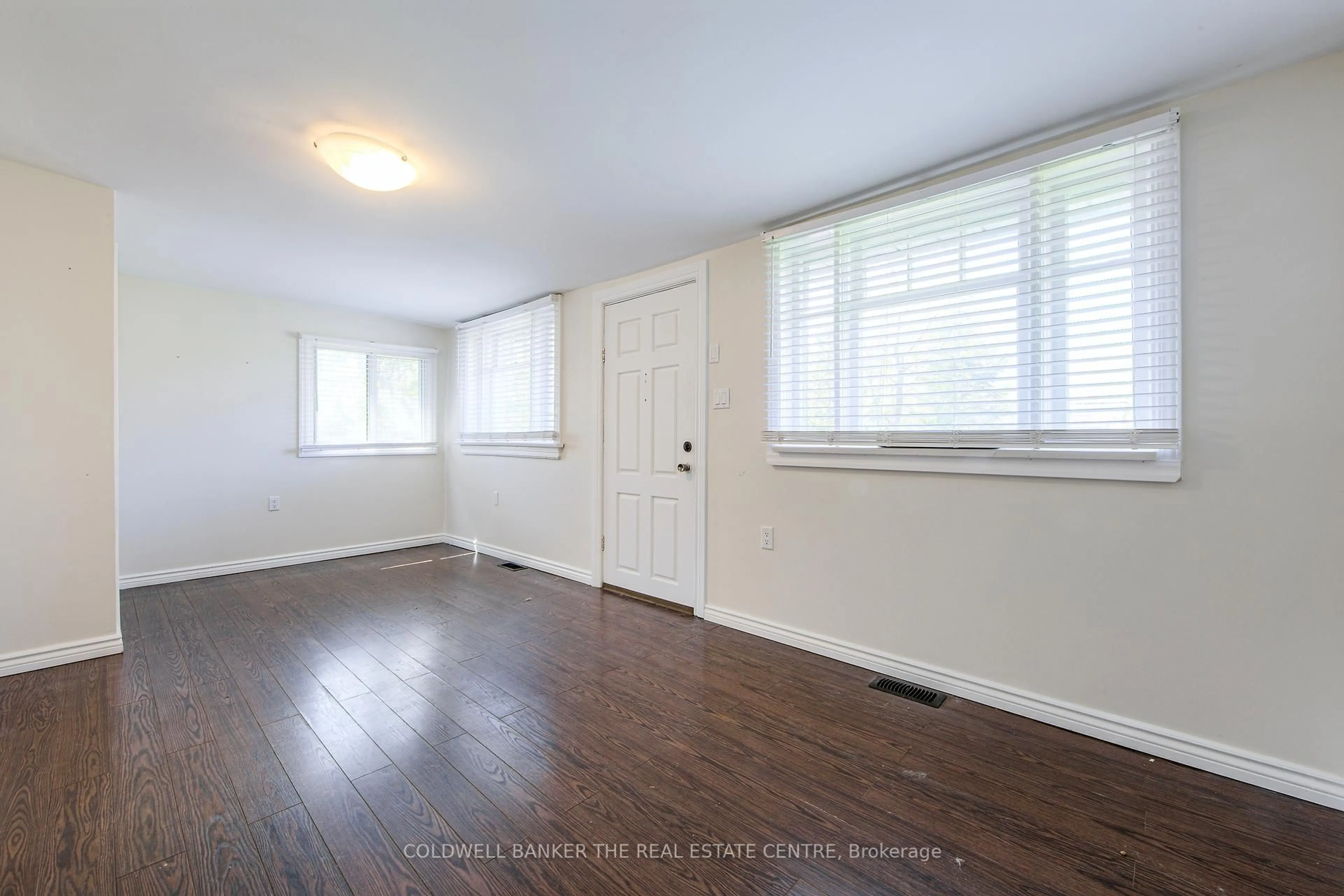 A pic of a room for 721 9th Line, Innisfil Ontario L9S 3X9