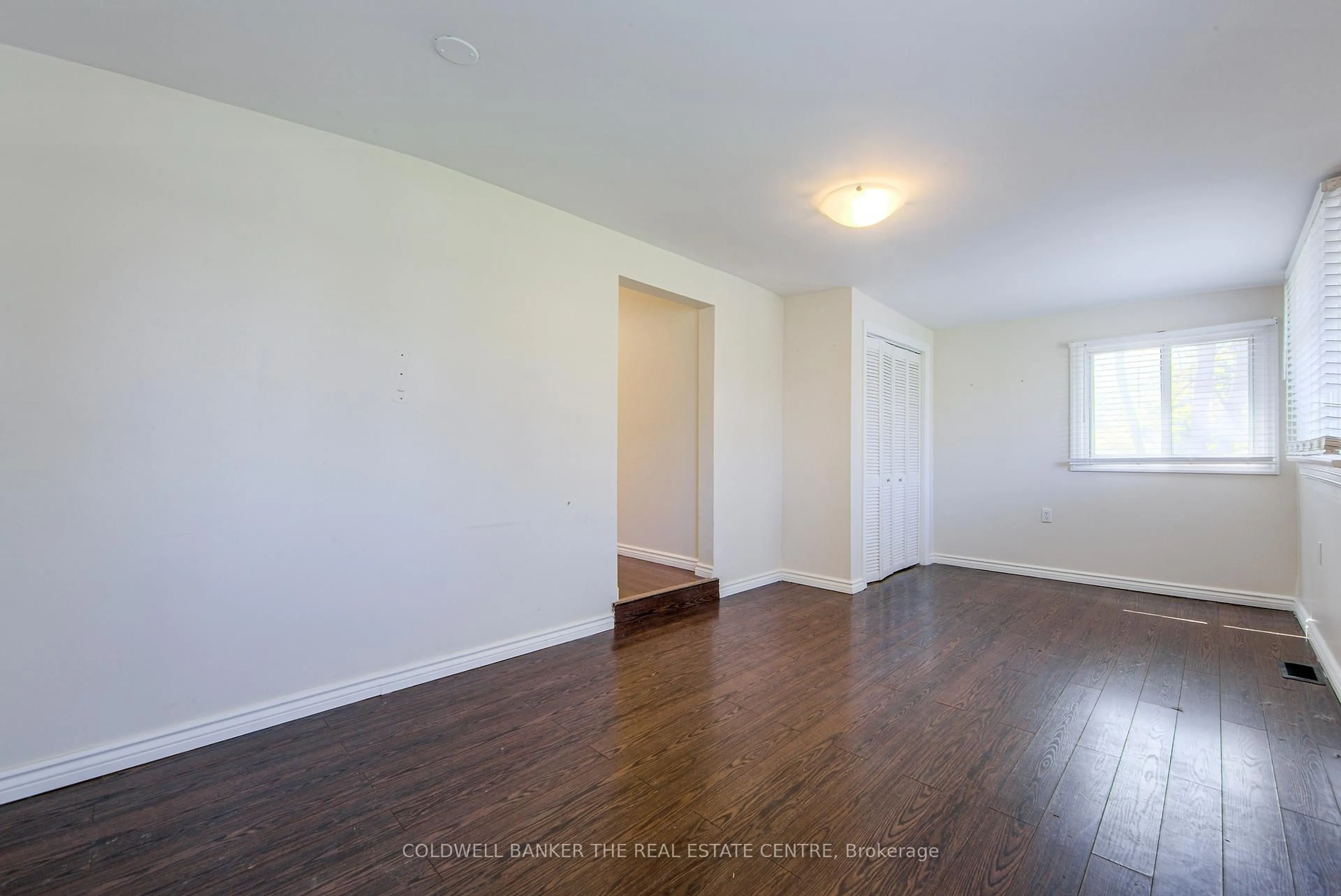 A pic of a room for 721 9th Line, Innisfil Ontario L9S 3X9