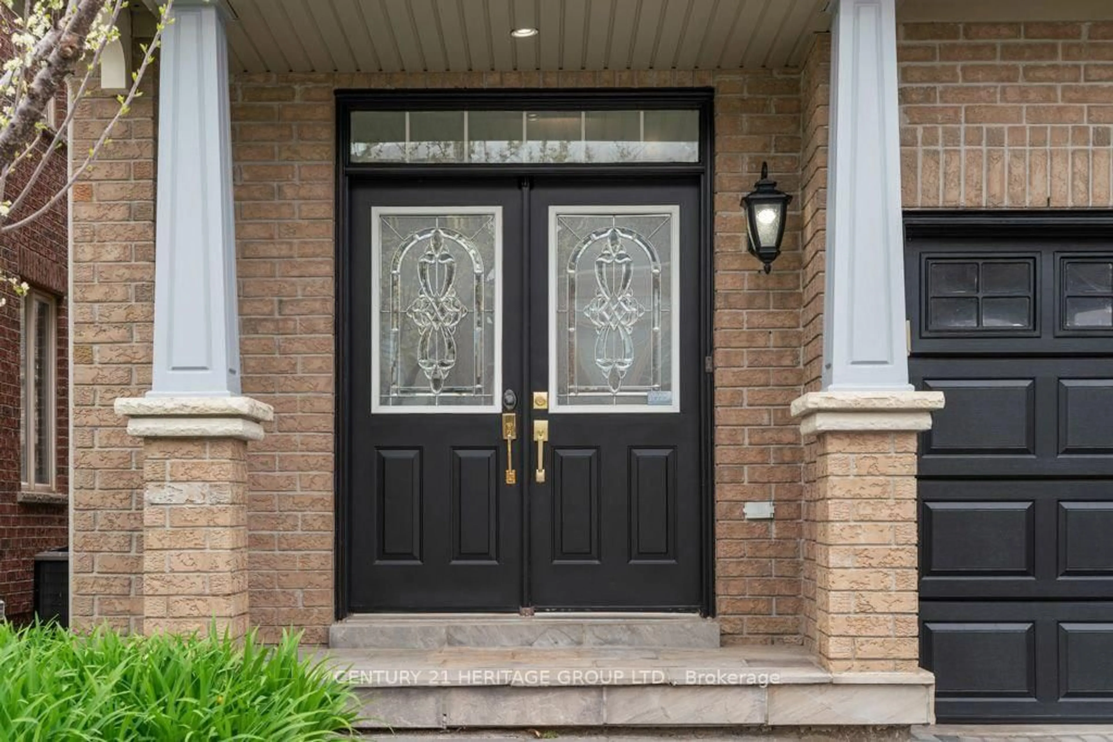 Indoor entryway for 158 Kingshill Rd, Richmond Hill Ontario L4E 4V5