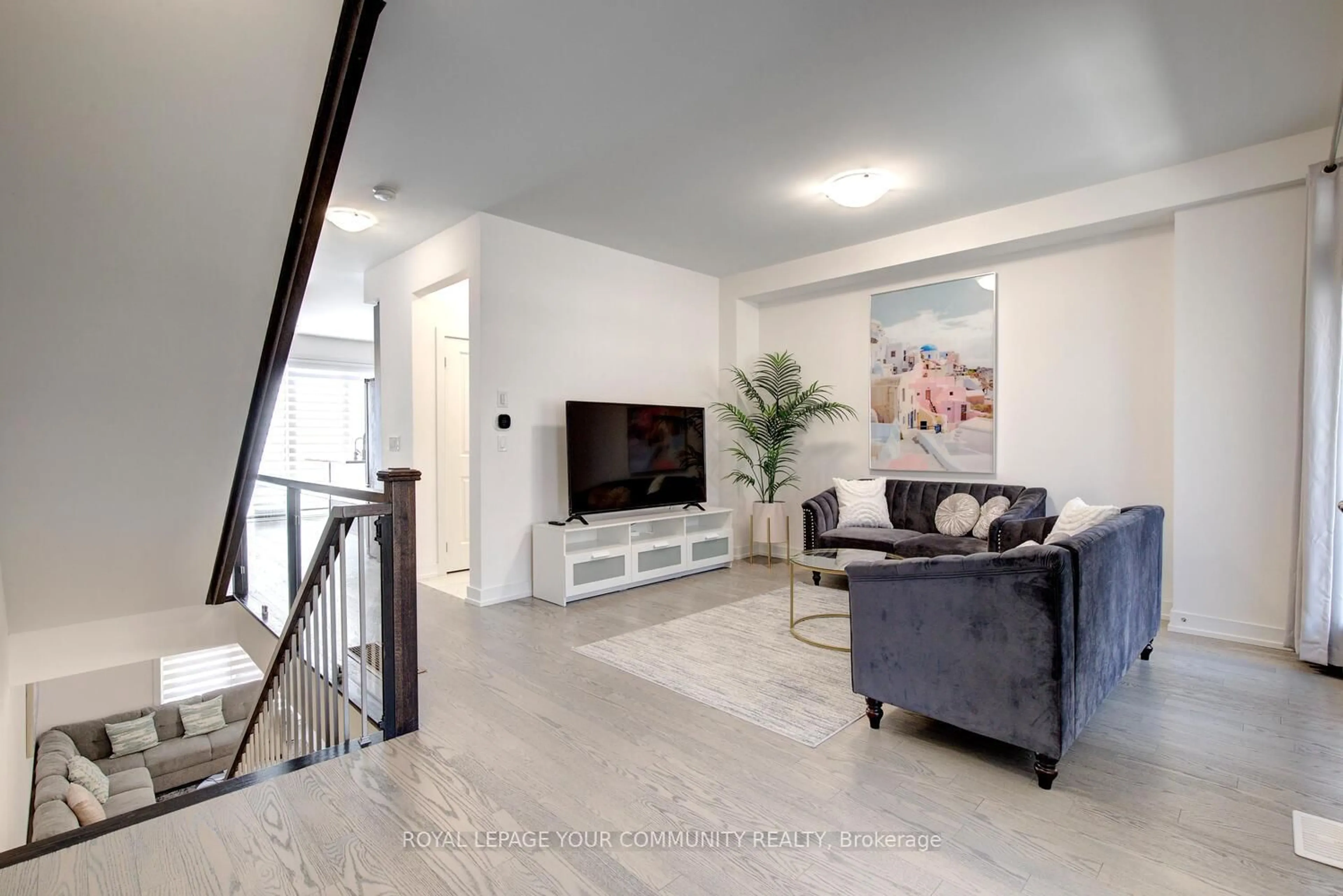 Living room with furniture, unknown for 16 Glenngarry Cres, Vaughan Ontario L6A 4Z4