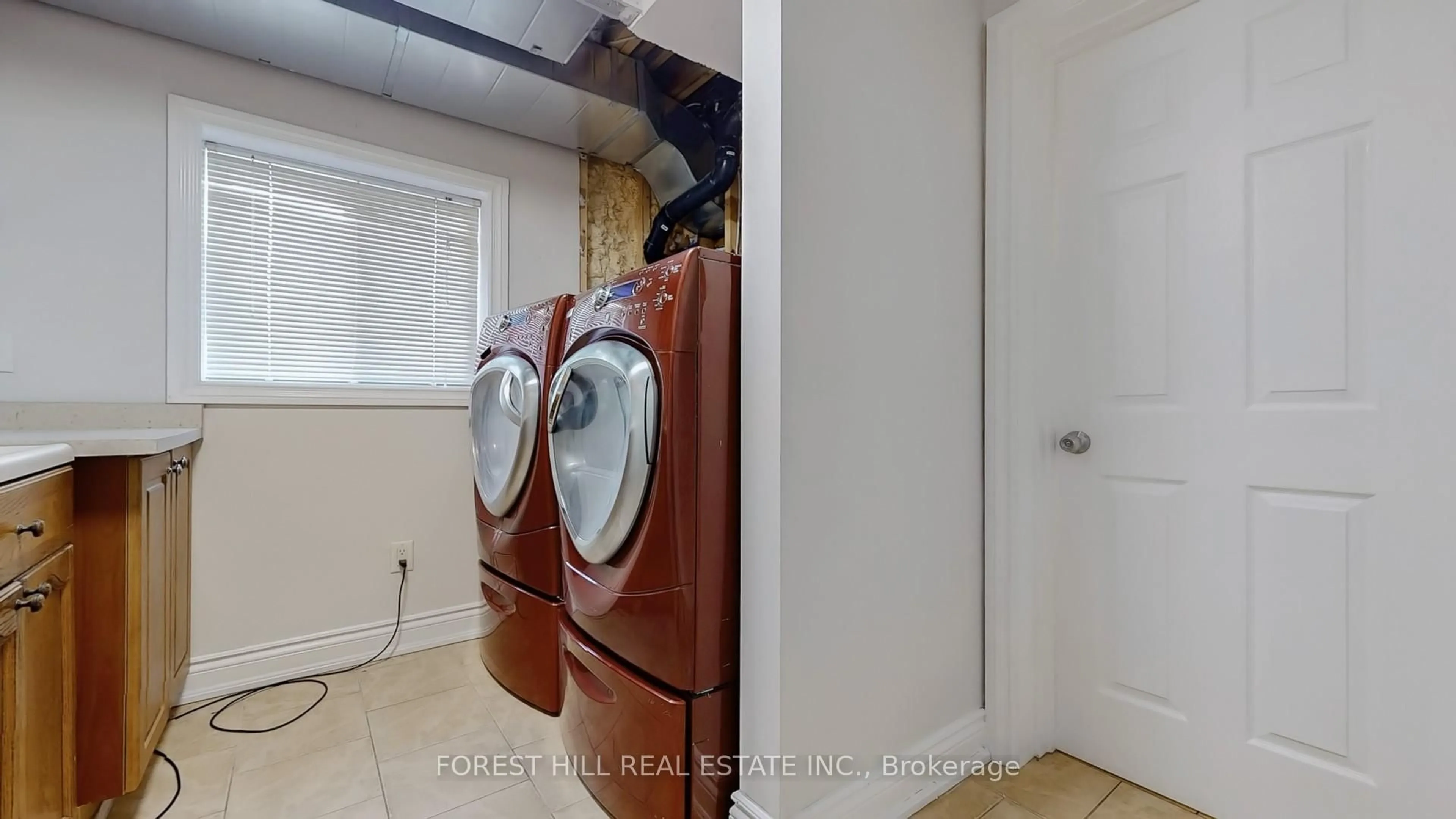 Laundry room for 1118 Gilford Rd, Innisfil Ontario L0L 1R0