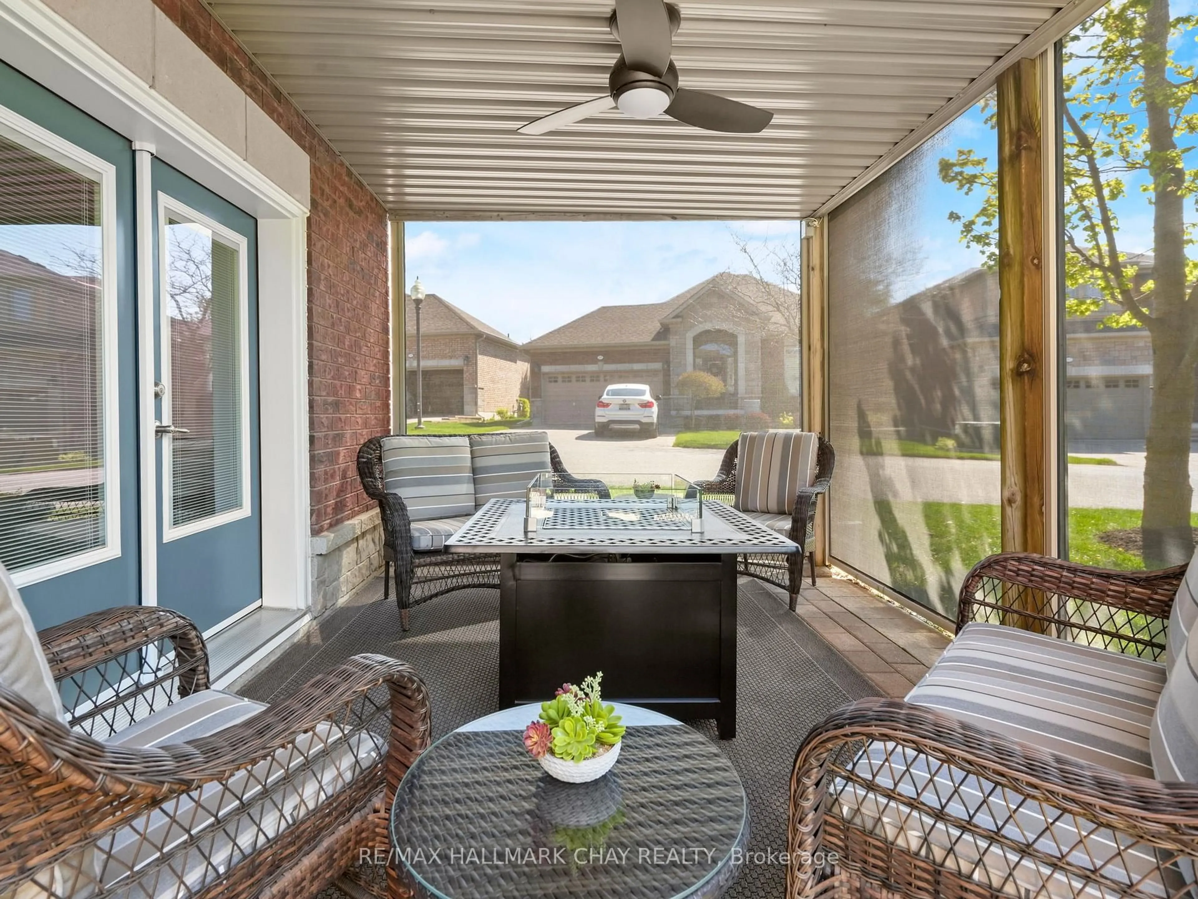 Patio, street for 180 Ridge Way, New Tecumseth Ontario L9R 0H3