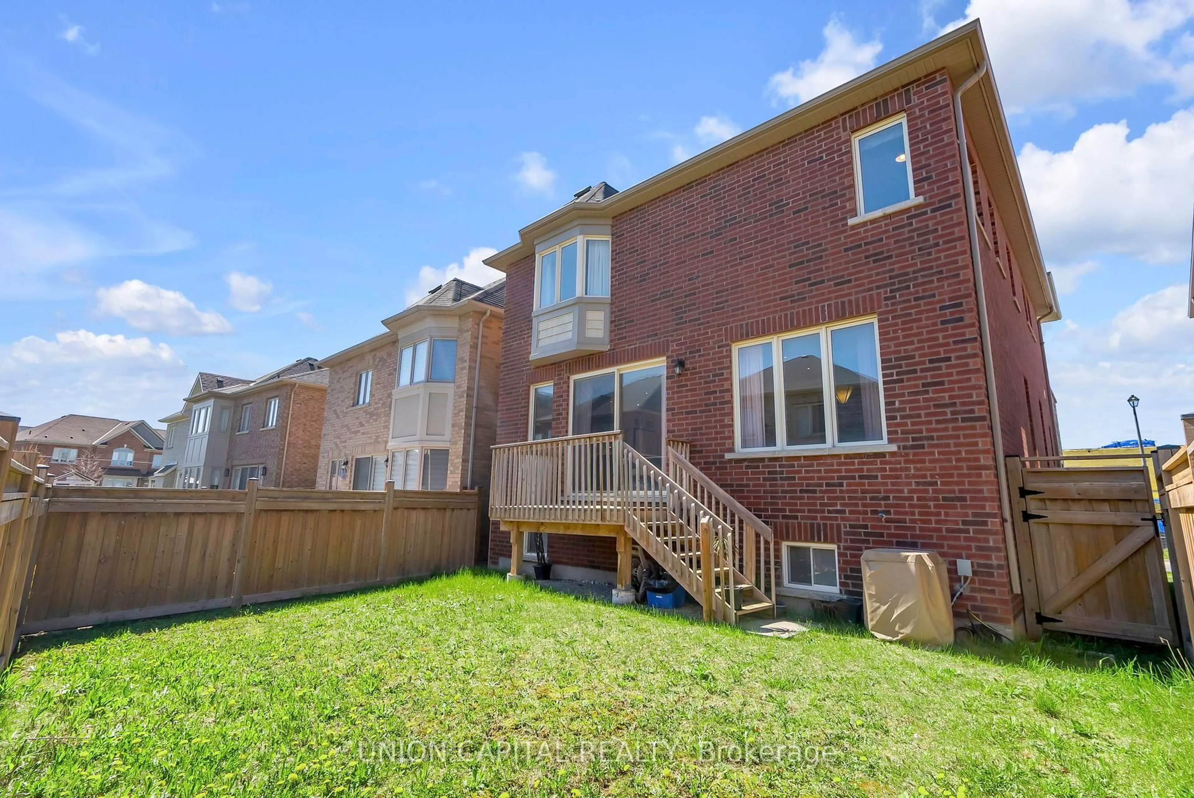 Patio, unknown for 130 Walter English Dr, East Gwillimbury Ontario L9N 0R8