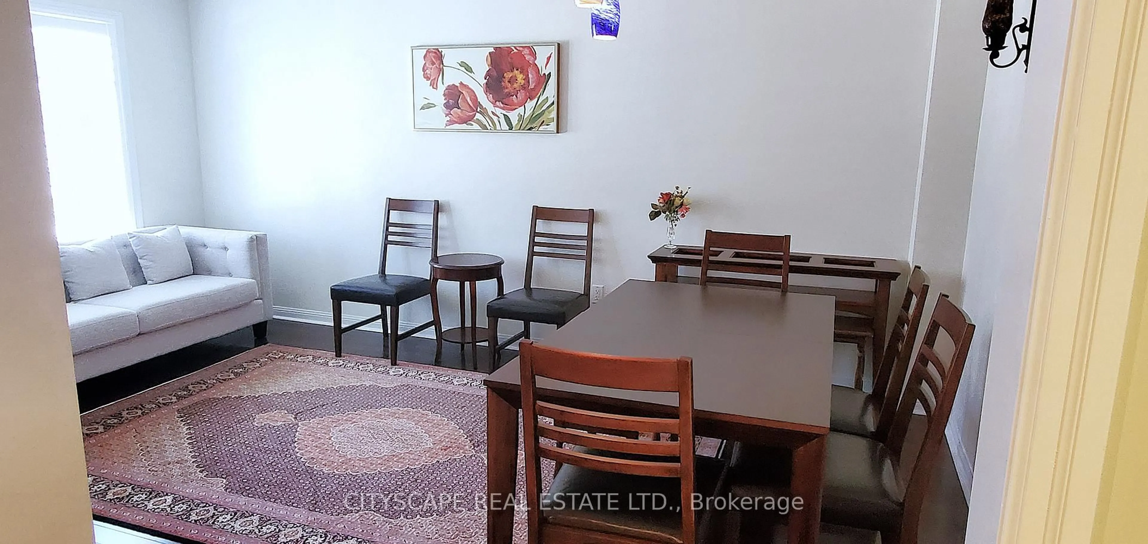 Dining room, wood/laminate floor for 369 Kwapis Blvd, Newmarket Ontario L3X 3H1