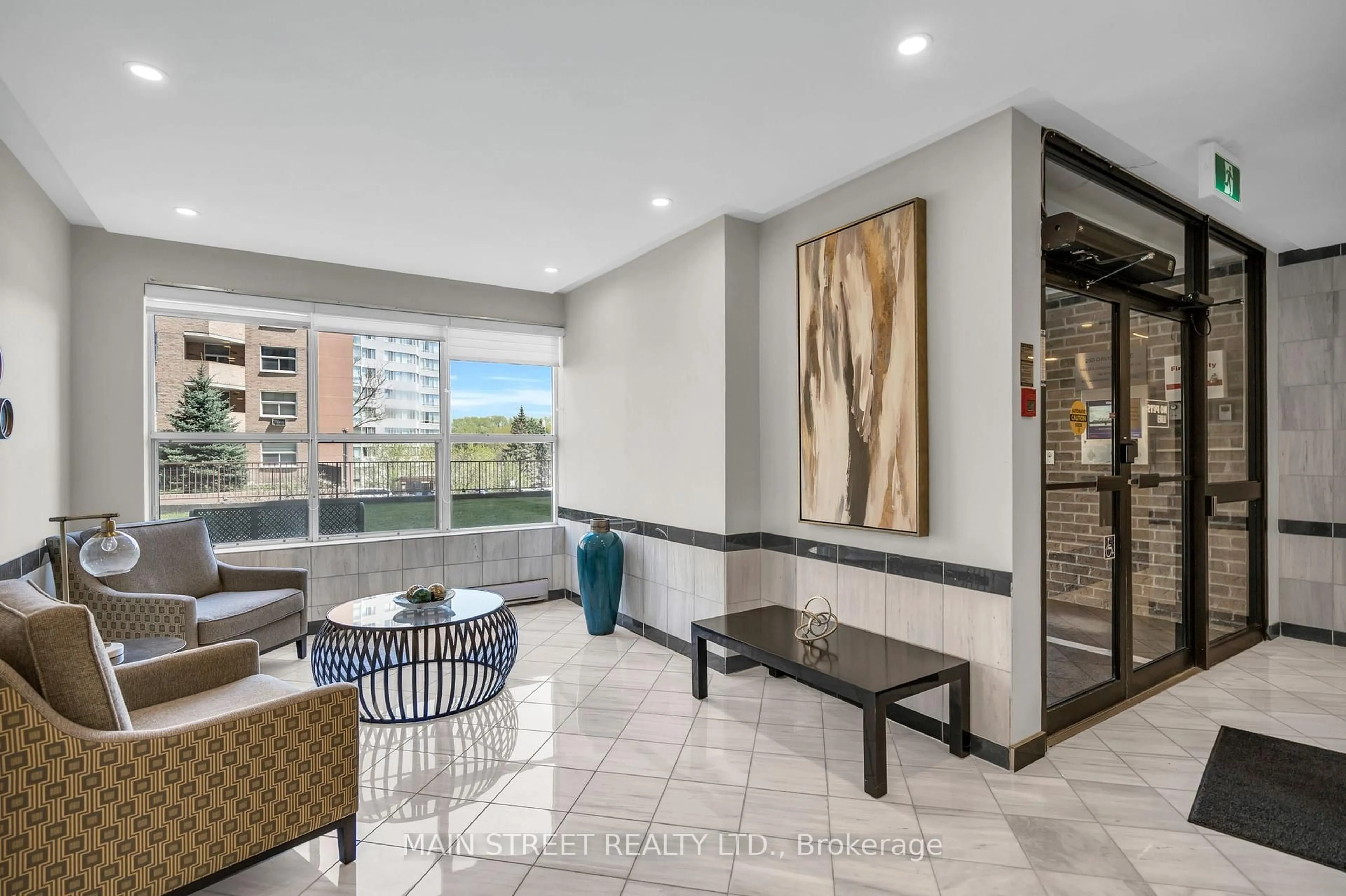 Lobby for 250 Davis Dr #203, Newmarket Ontario L3Y 7T7
