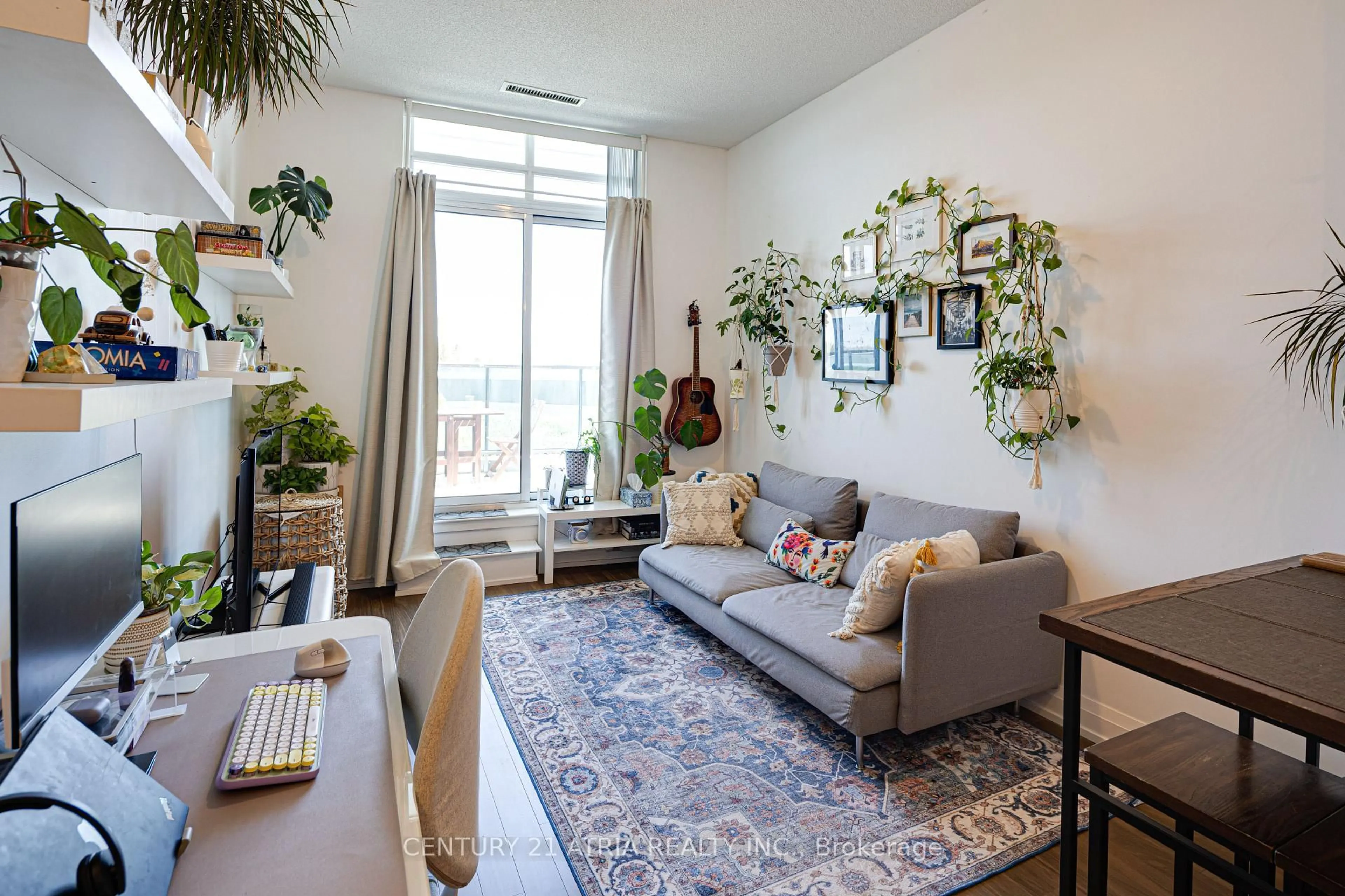 Living room with furniture, unknown for 7161 Yonge St #328, Markham Ontario L3T 0C8