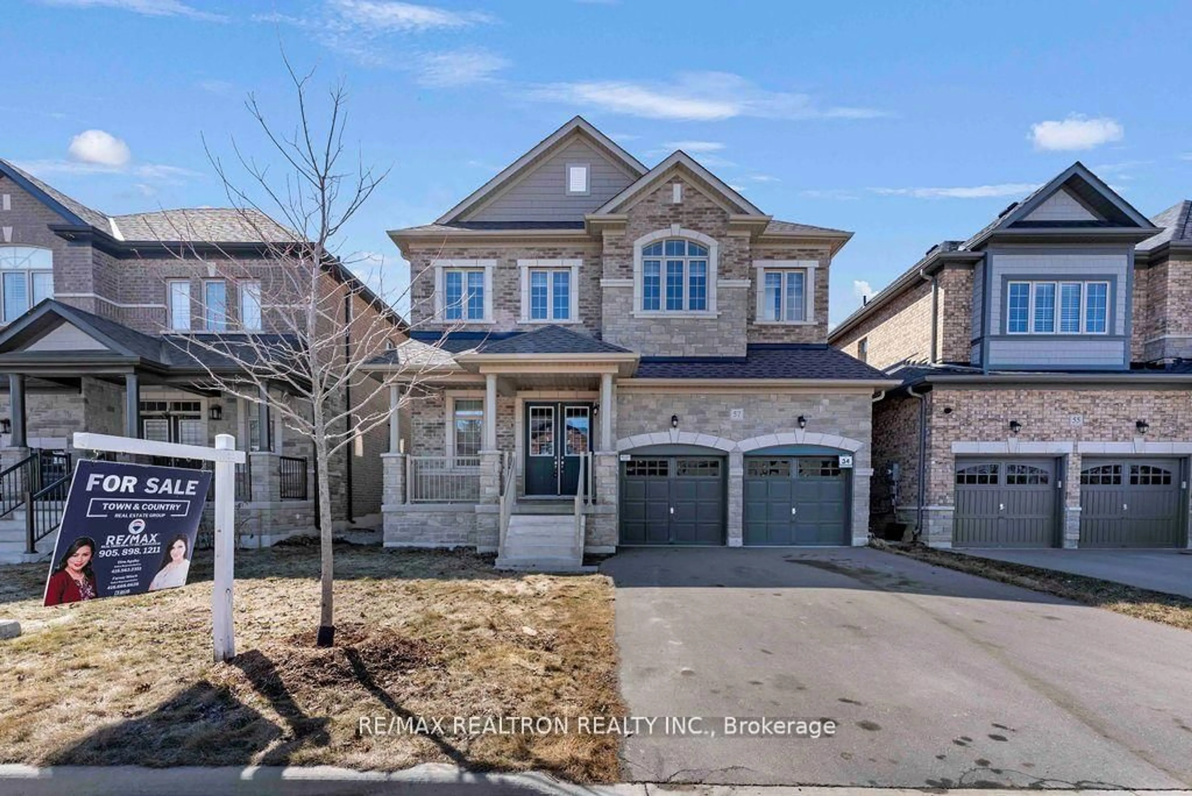 Home with brick exterior material, street for 57 Betty May Cres, East Gwillimbury Ontario L9N 1S2