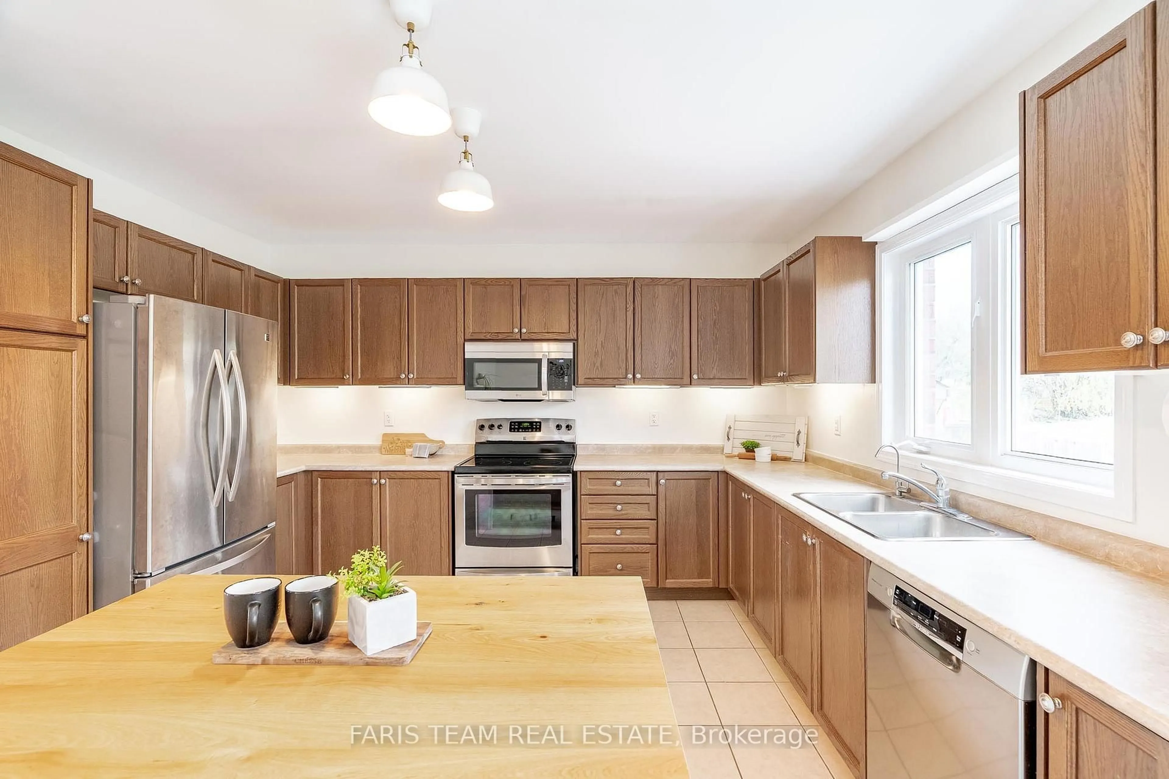 Unknown for 34 Rennie St, Brock Ontario L0C 1L0