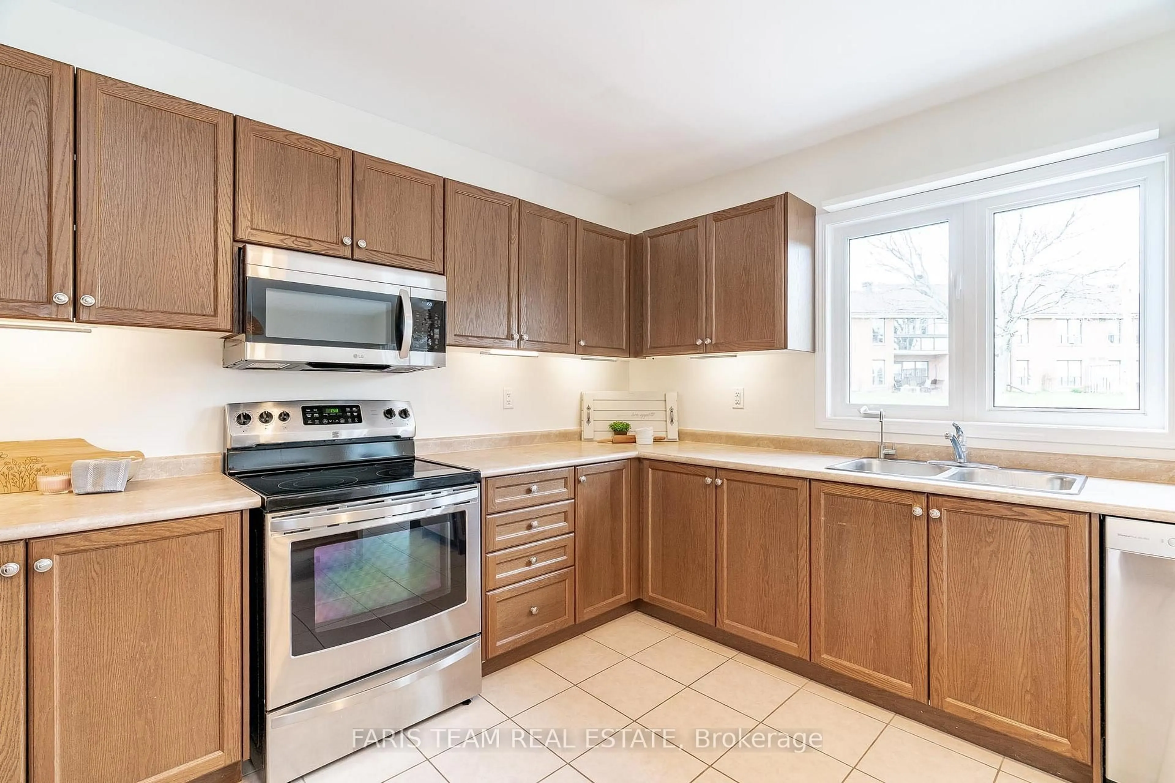 Standard kitchen, unknown for 34 Rennie St, Brock Ontario L0C 1L0