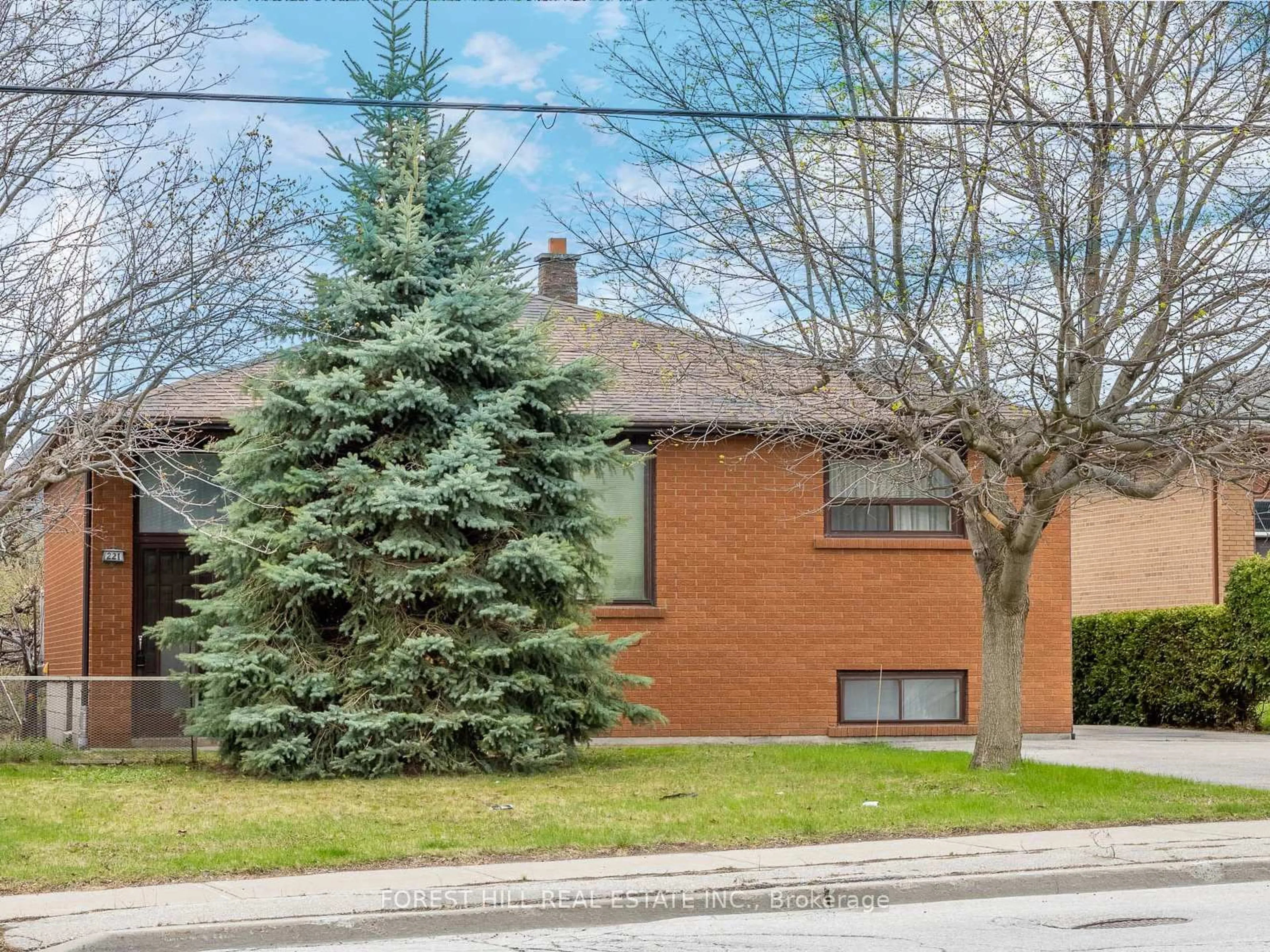 Home with brick exterior material, street for 221 Elgin Mills Rd, Richmond Hill Ontario L4C 4M1
