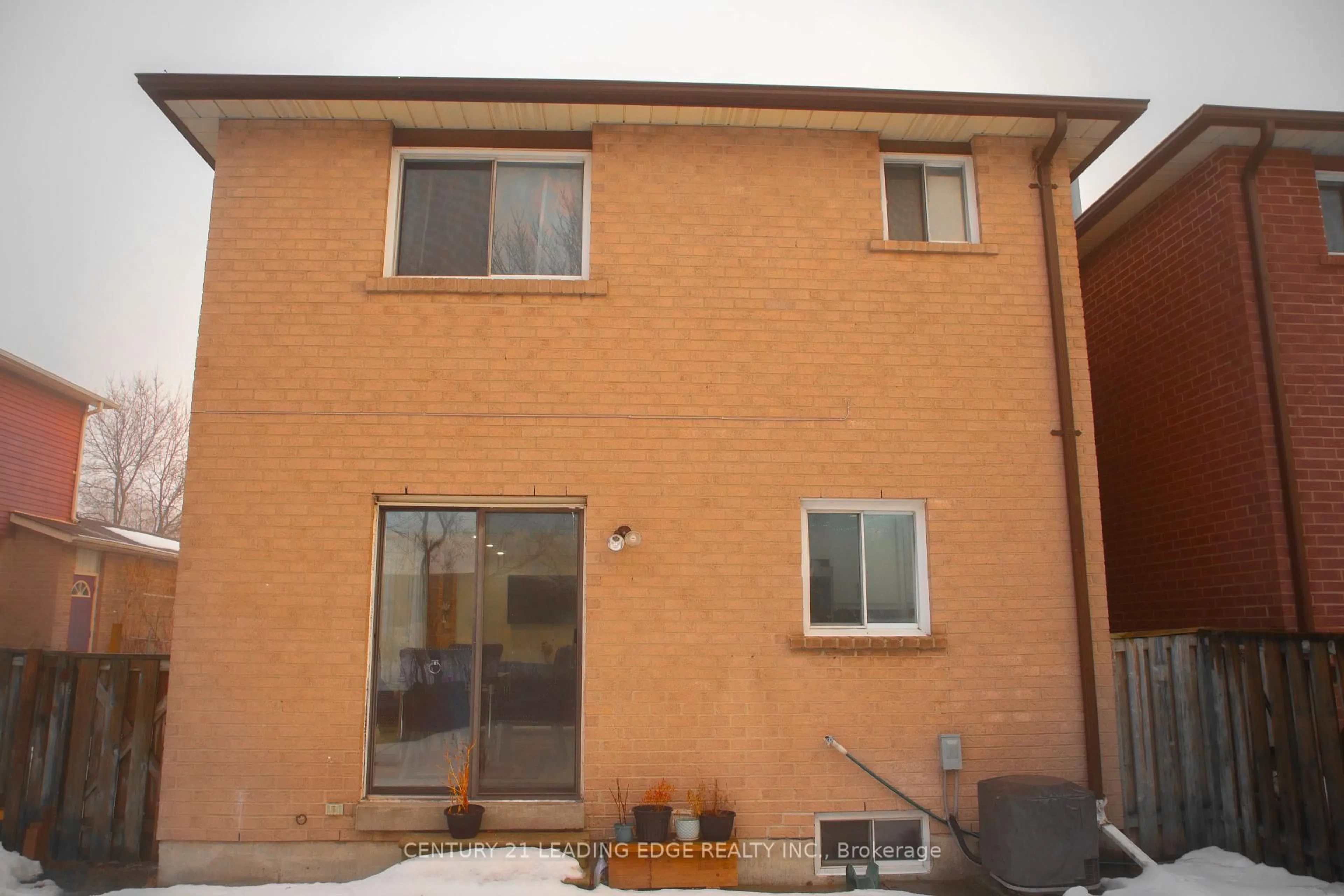 Patio, building for 165 Stephenson Cres, Richmond Hill Ontario L4C 5T3