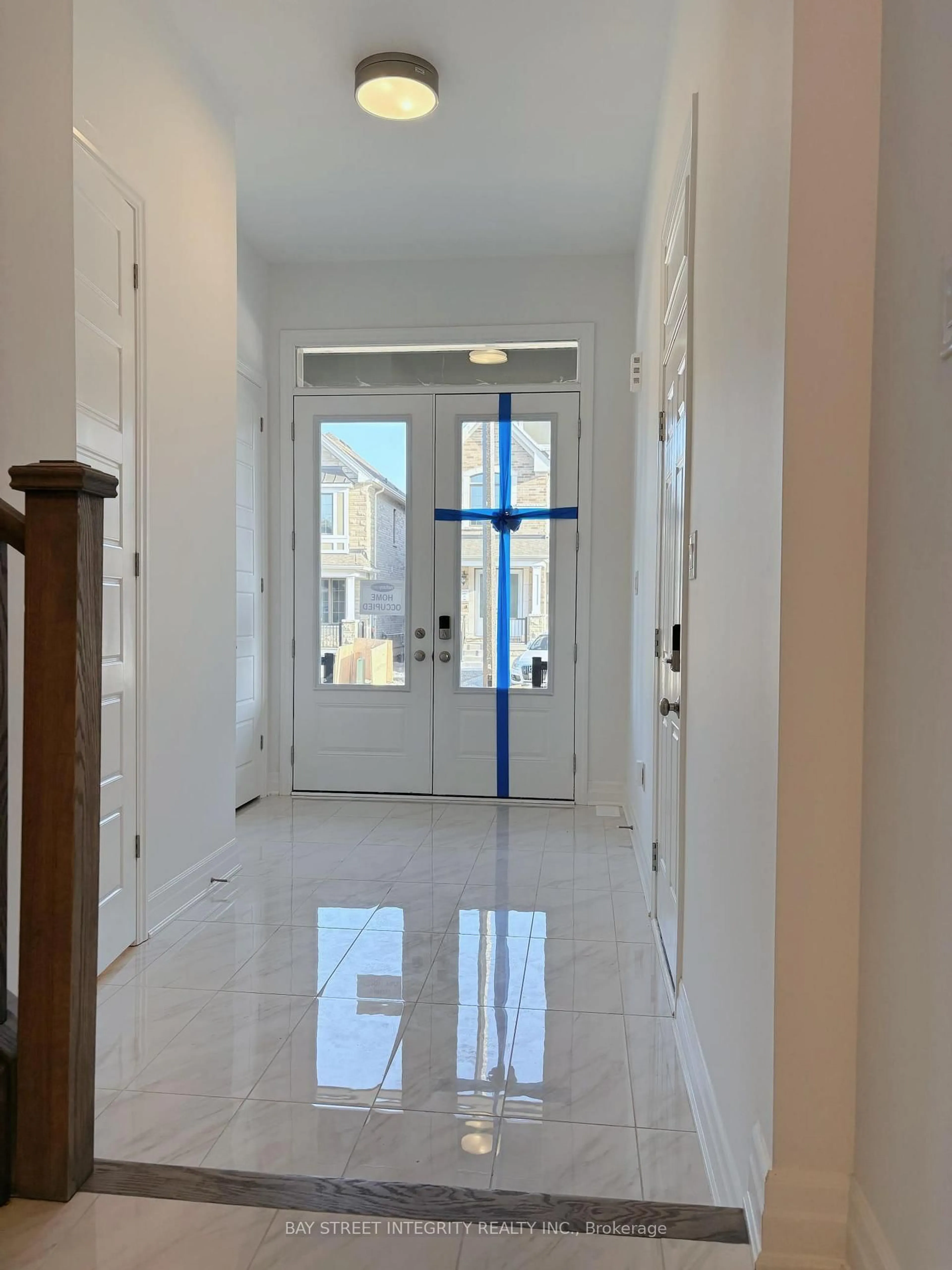 Indoor foyer for 6 Spring Oak Cres, Markham Ontario L6C 1L2