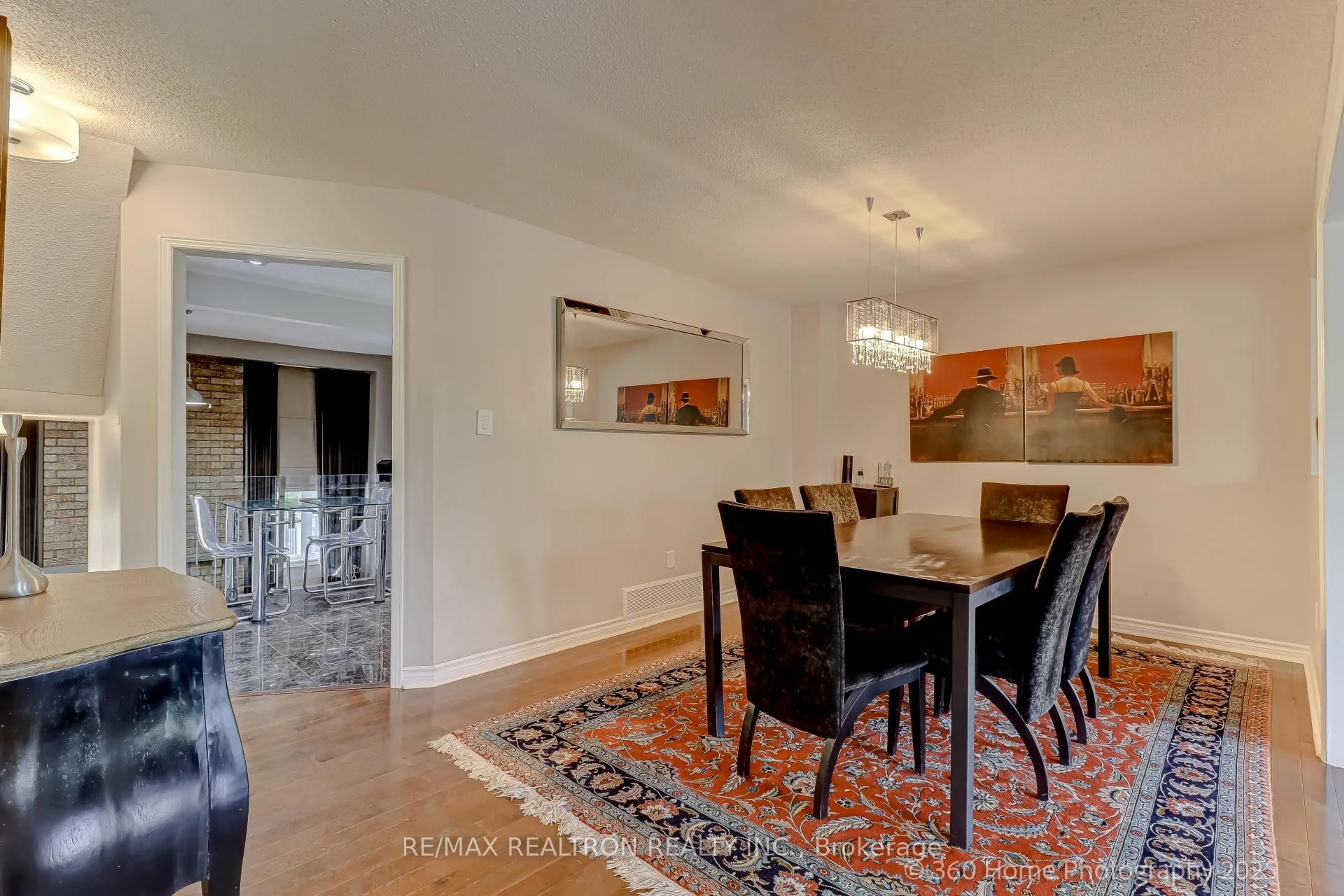 Dining room, ceramic/tile floor for 252 Charlton Ave, Vaughan Ontario L4J 6H2