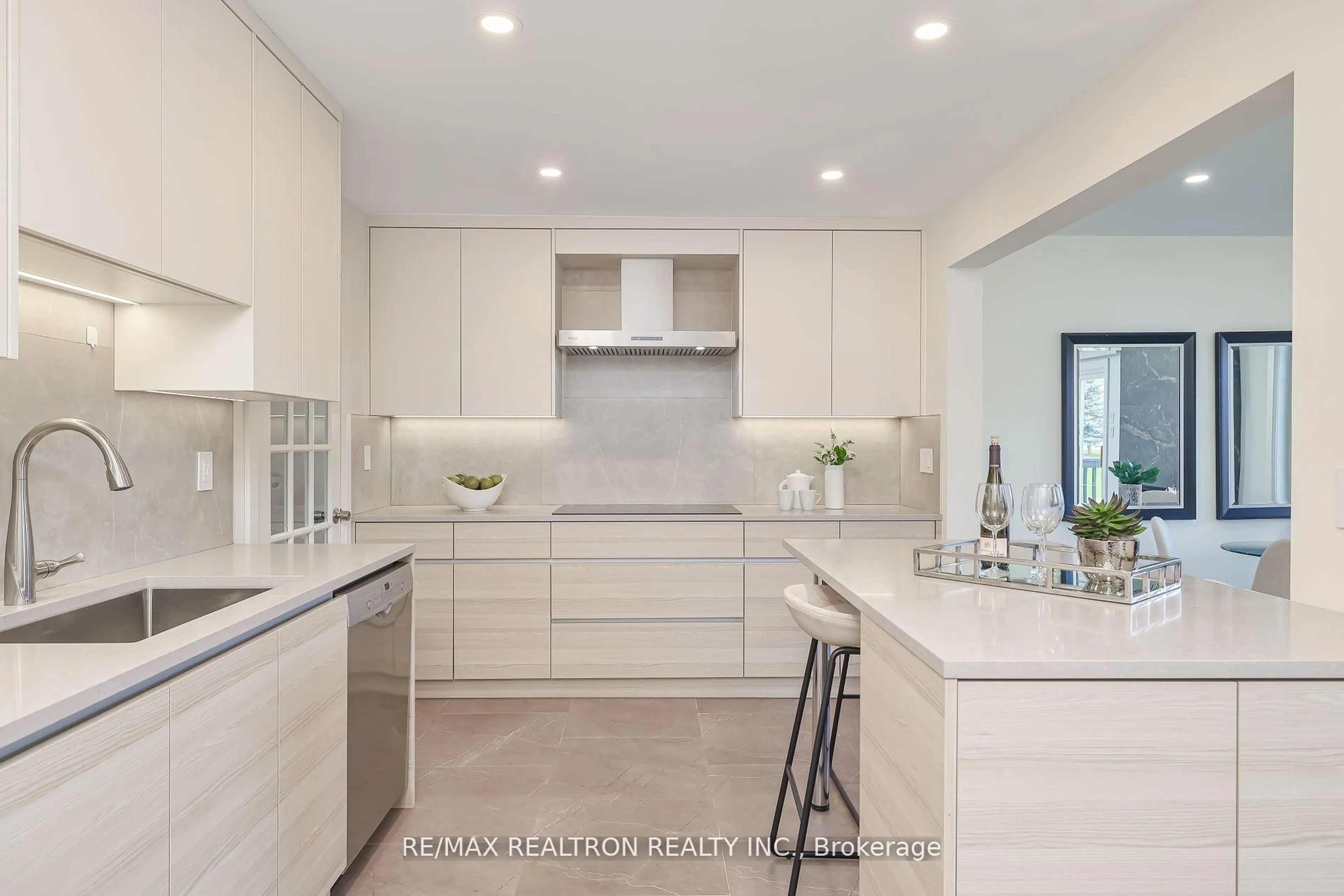Contemporary kitchen, ceramic/tile floor for 18 Sugarforest Dr, Vaughan Ontario L4J 8M7