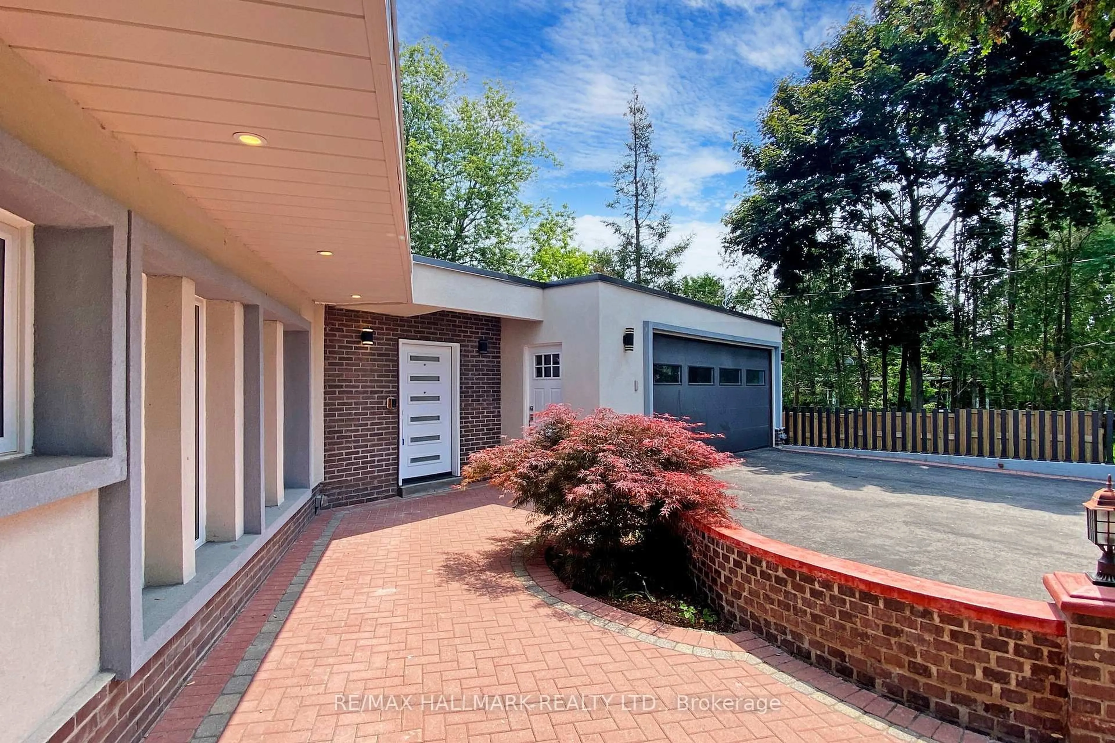 Home with brick exterior material, street for 115 Lynwood Cres, King Ontario L0G 1N0