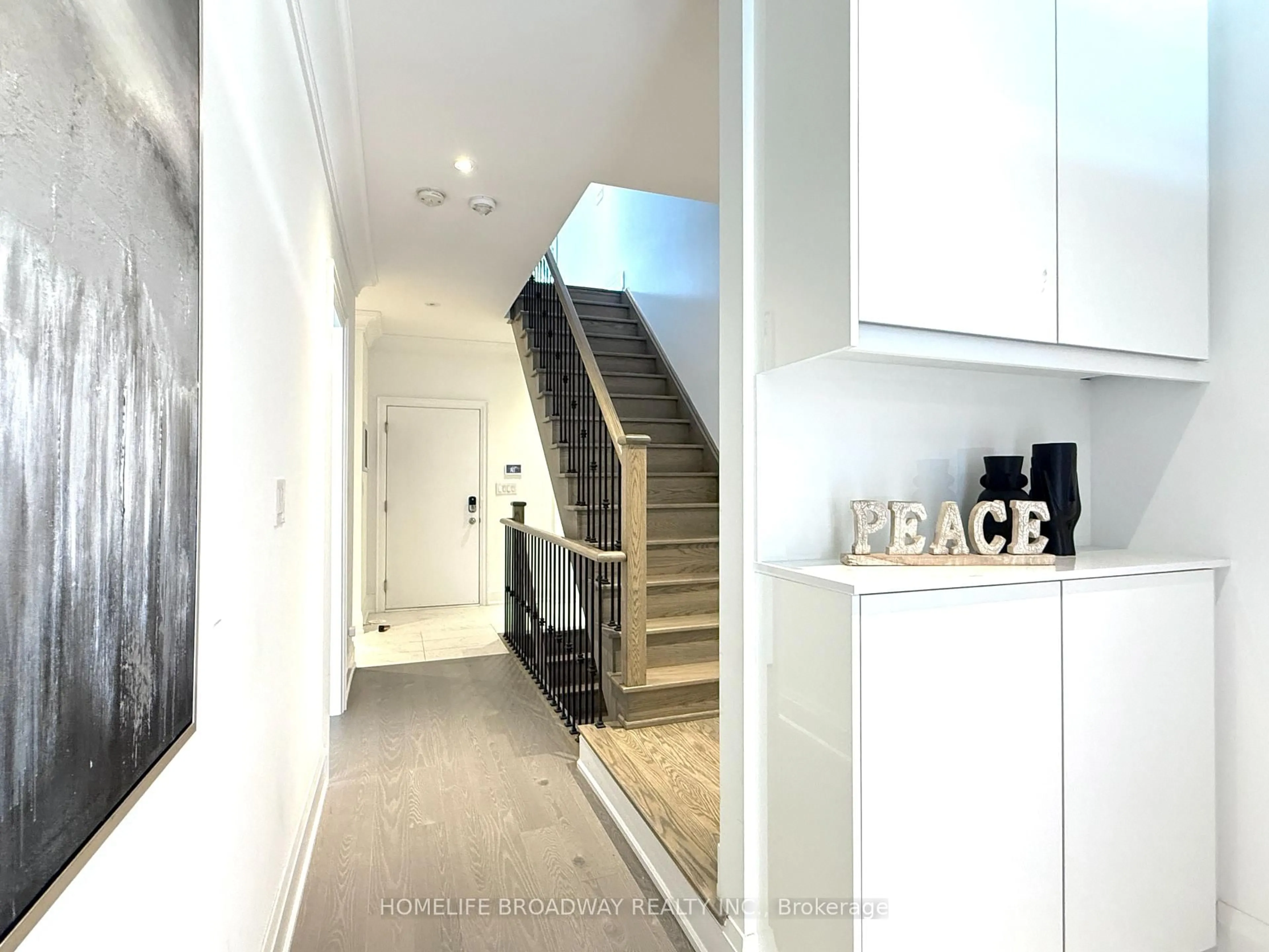 Indoor entryway for 29 Gandhi Lane, Markham Ontario L3T 0G4