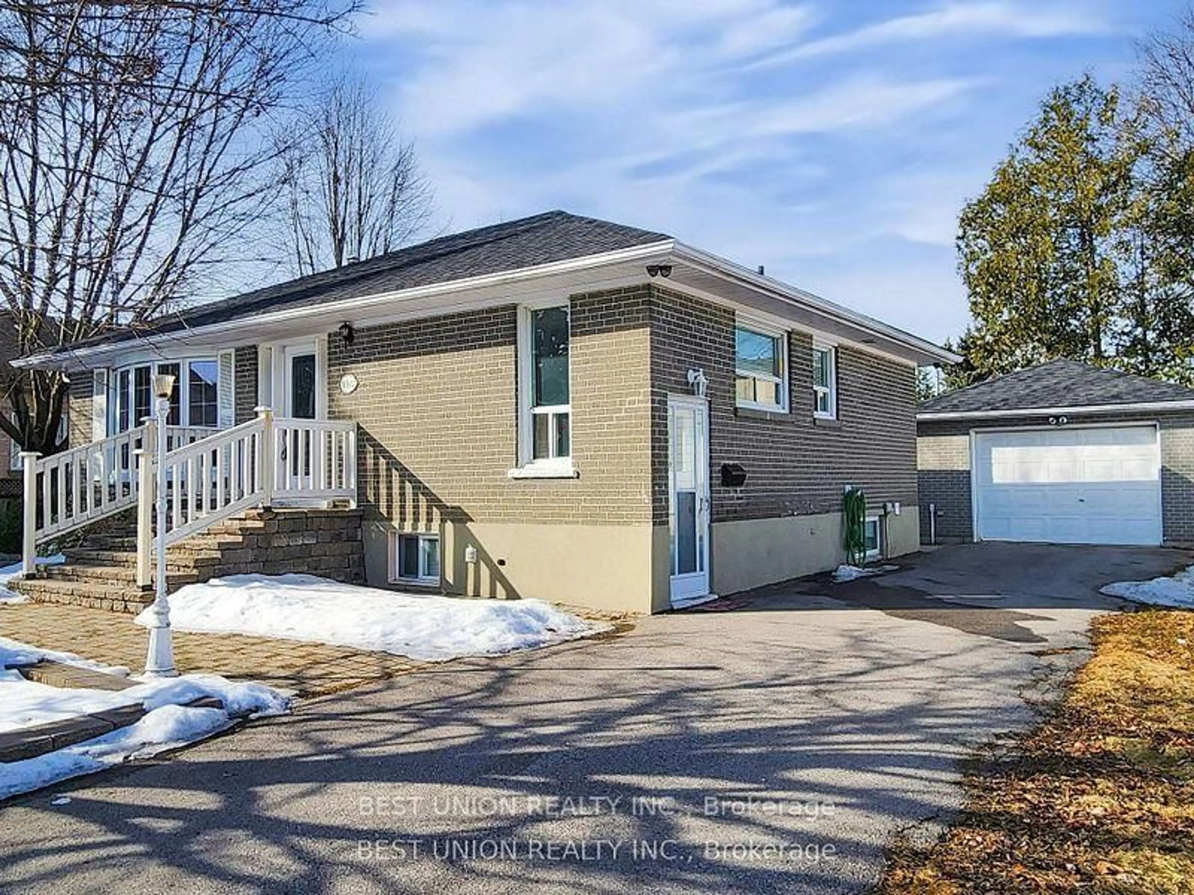 Home with brick exterior material, street for 184 Lawrence Ave, Richmond Hill Ontario L4C 1Z5