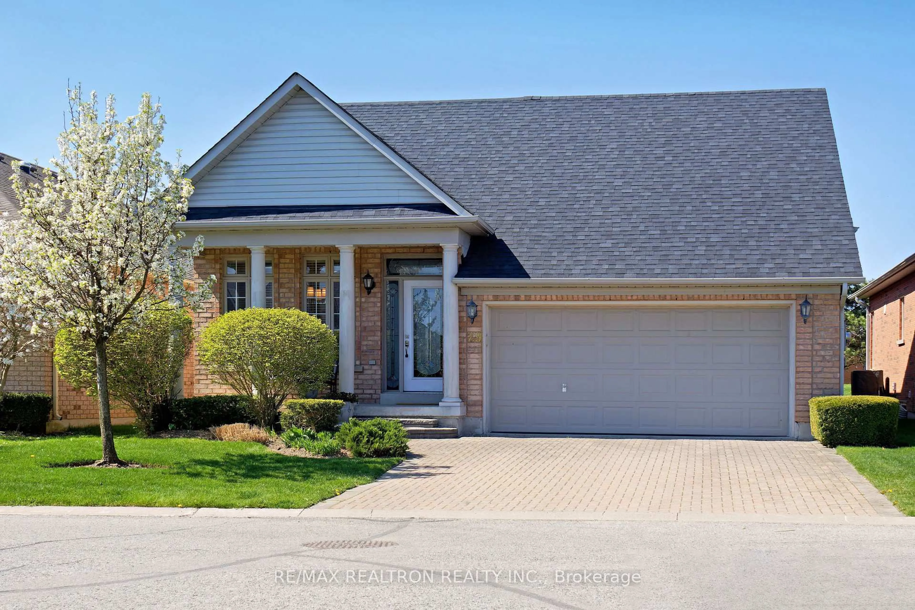 Home with brick exterior material, street for 29 Lambs Run N/A, Whitchurch-Stouffville Ontario L4A 1P7