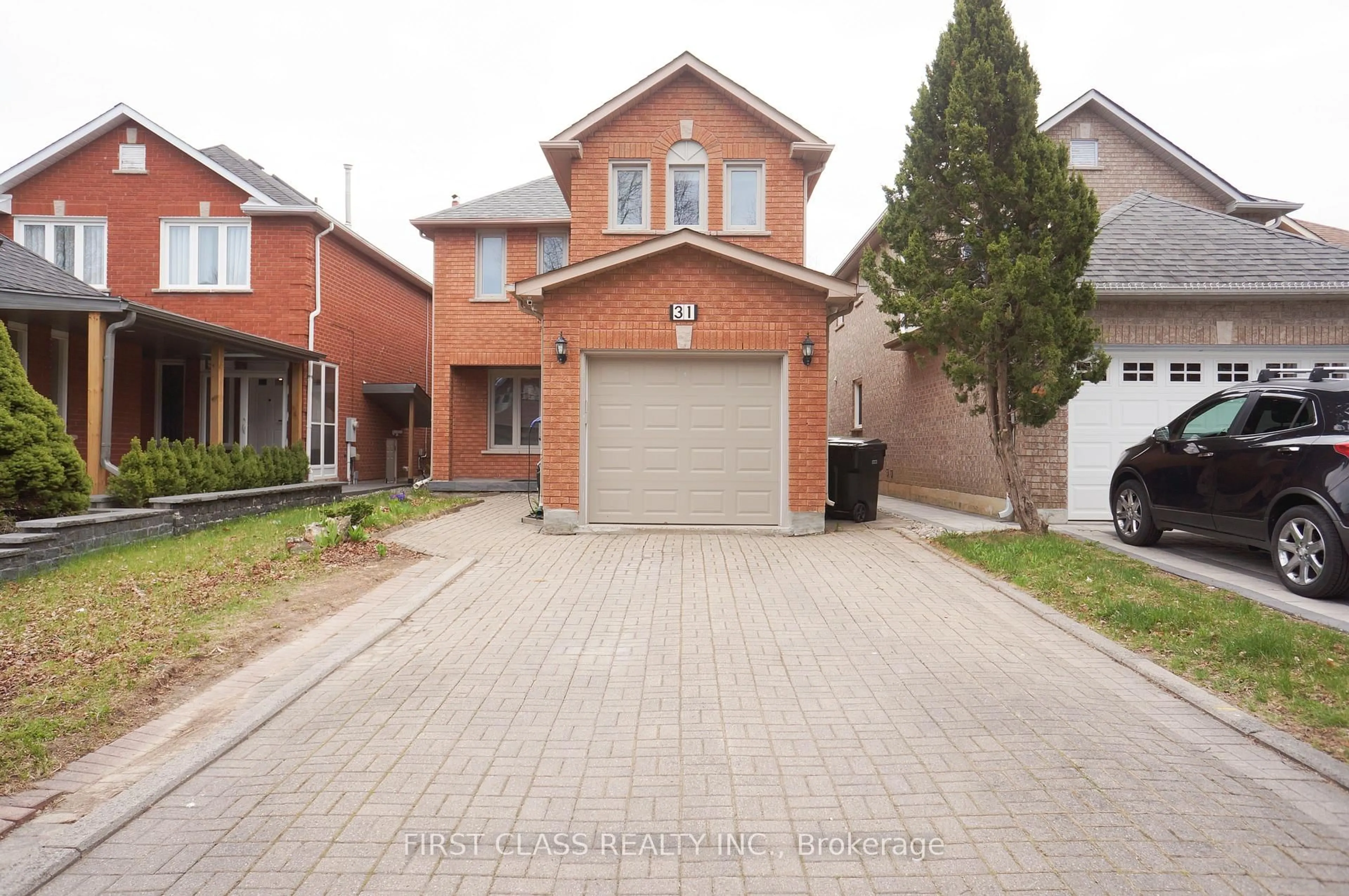 Home with brick exterior material, street for 31 Elmpark Crt, Richmond Hill Ontario L4C 9T8