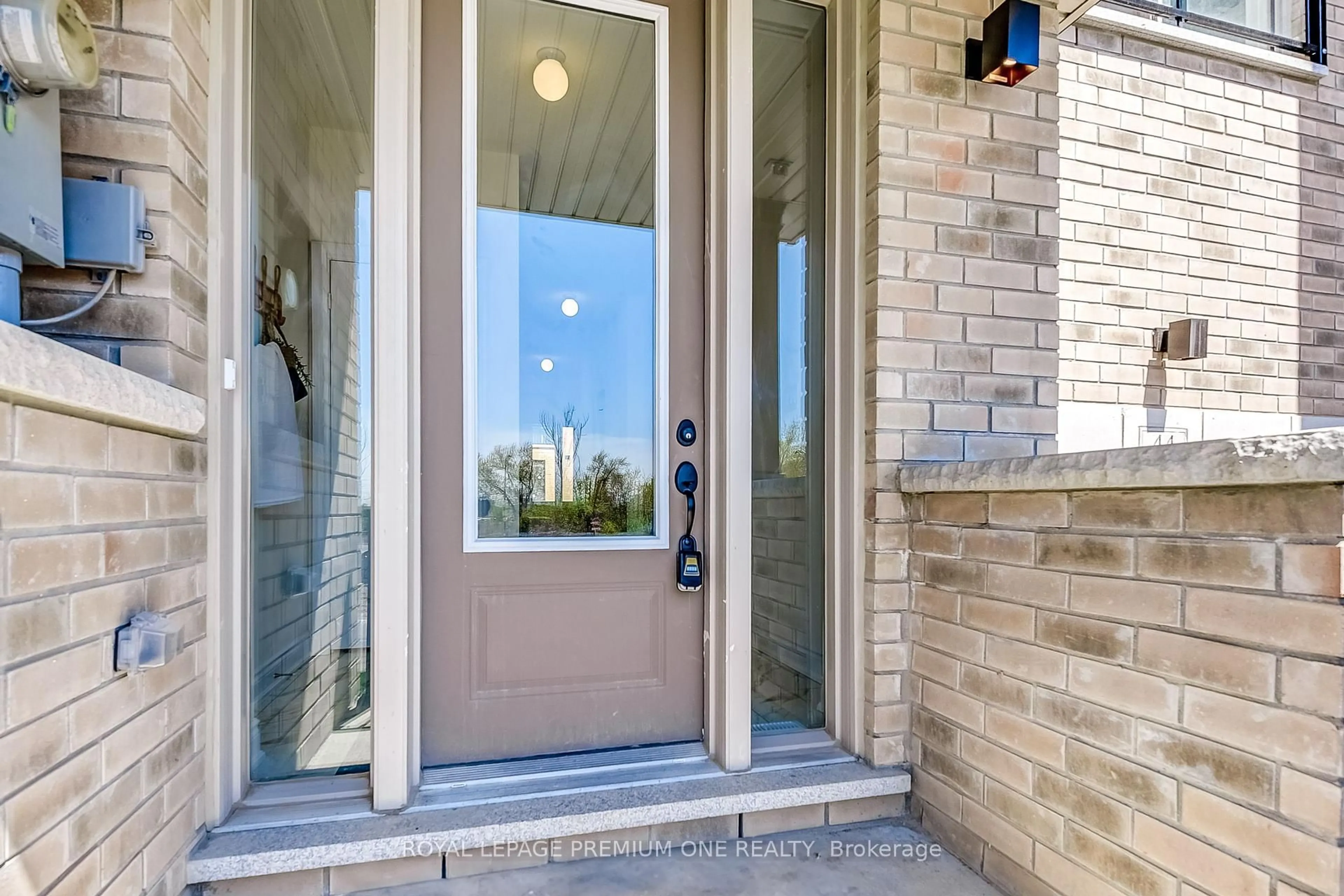 Indoor entryway for 44 Tennant Circ, Vaughan Ontario L4H 5L4