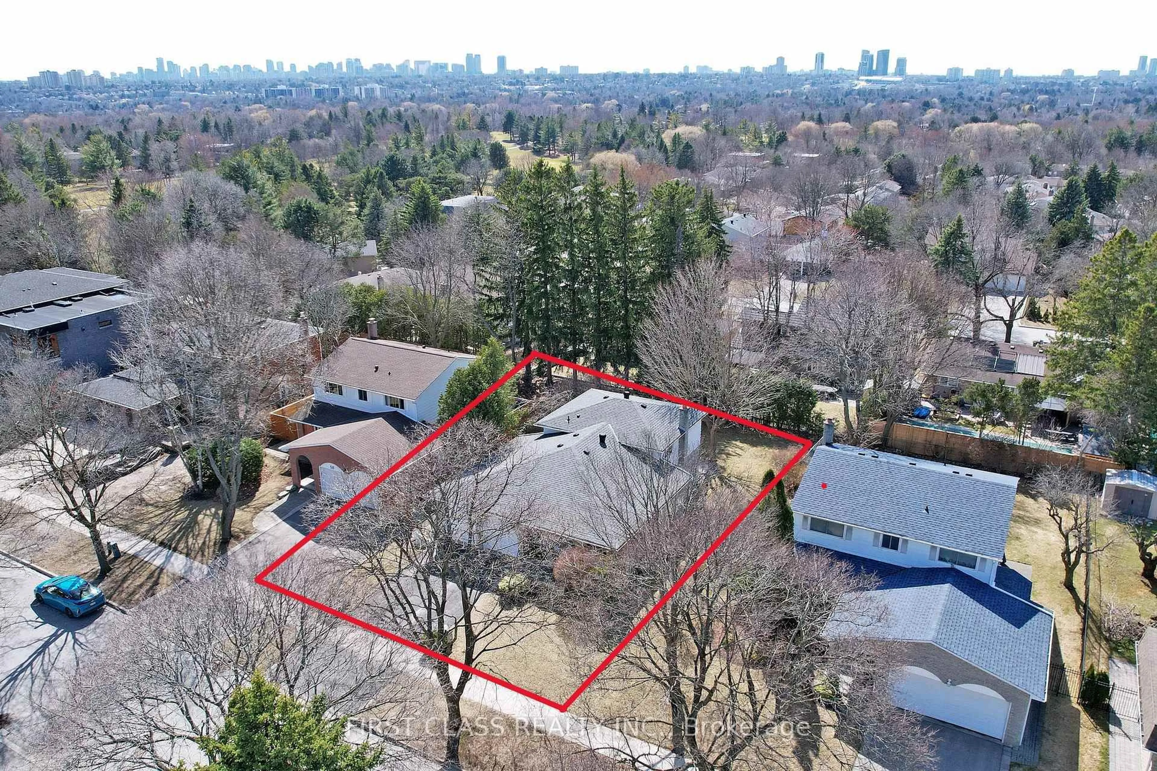 A pic from outside/outdoor area/front of a property/back of a property/a pic from drone, unknown for 60 Dawn Hill Tr, Markham Ontario L3T 3B2