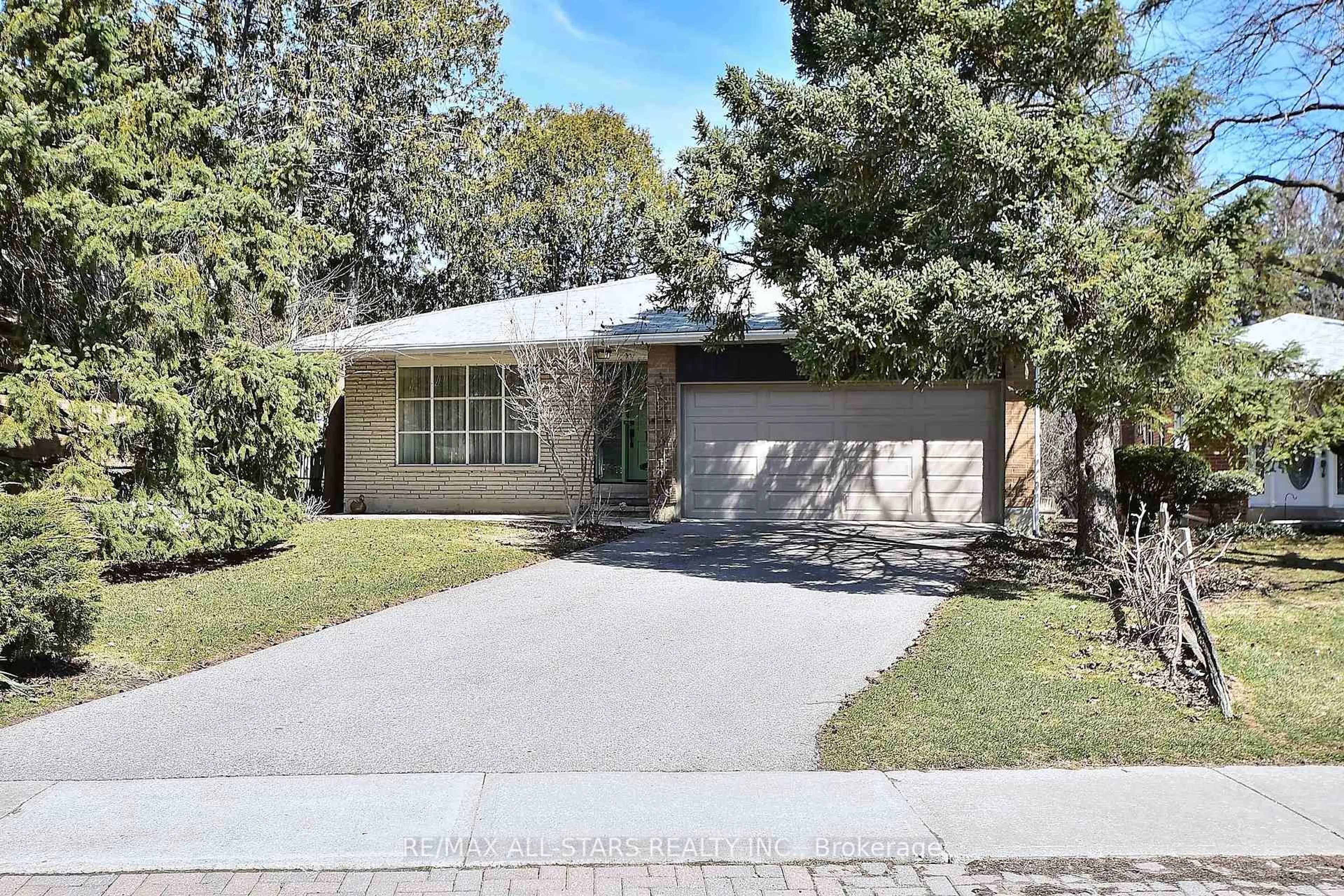 Home with brick exterior material, street for 125 Fred Varley Dr, Markham Ontario L3R 1T1