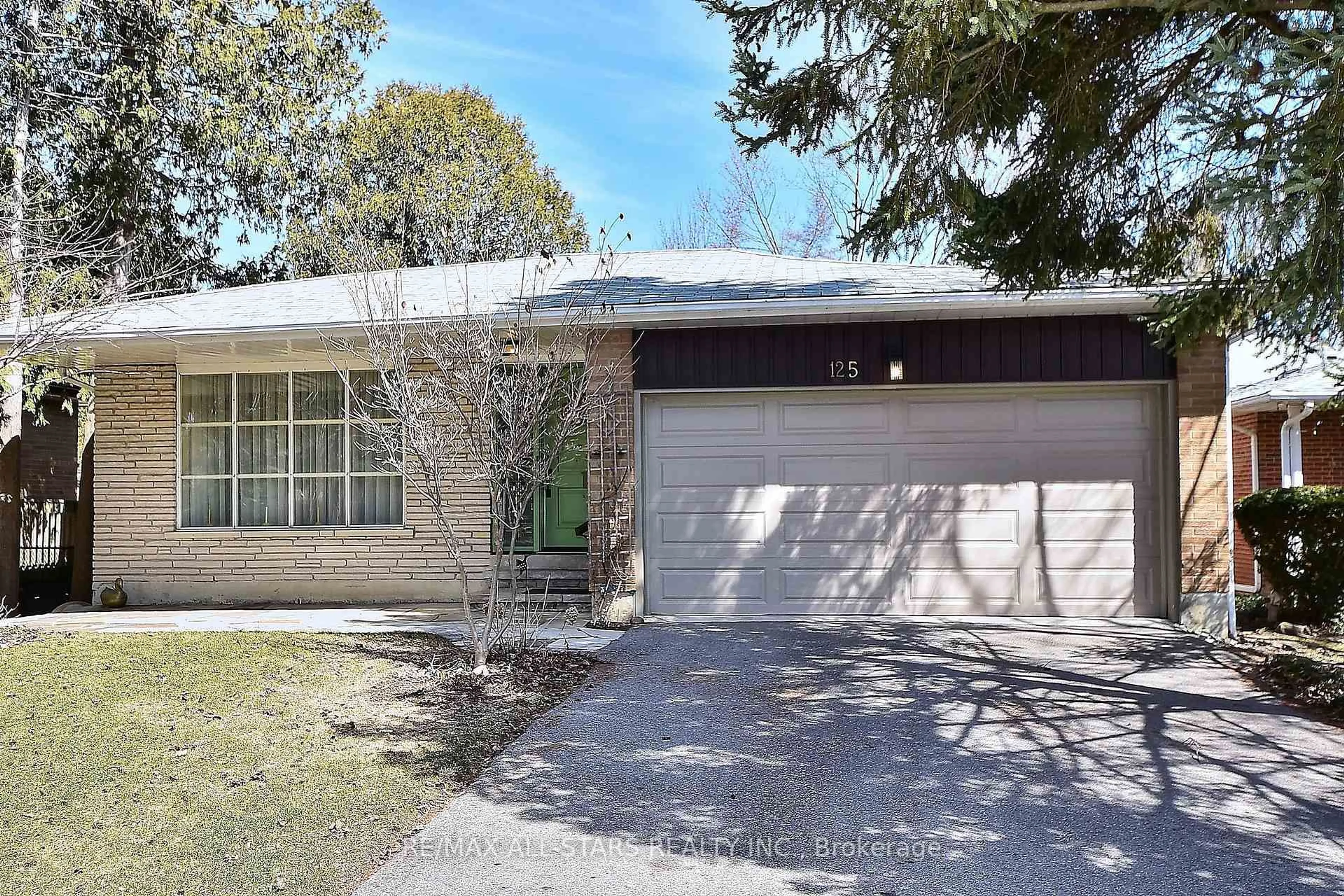 Home with brick exterior material, street for 125 Fred Varley Dr, Markham Ontario L3R 1T1