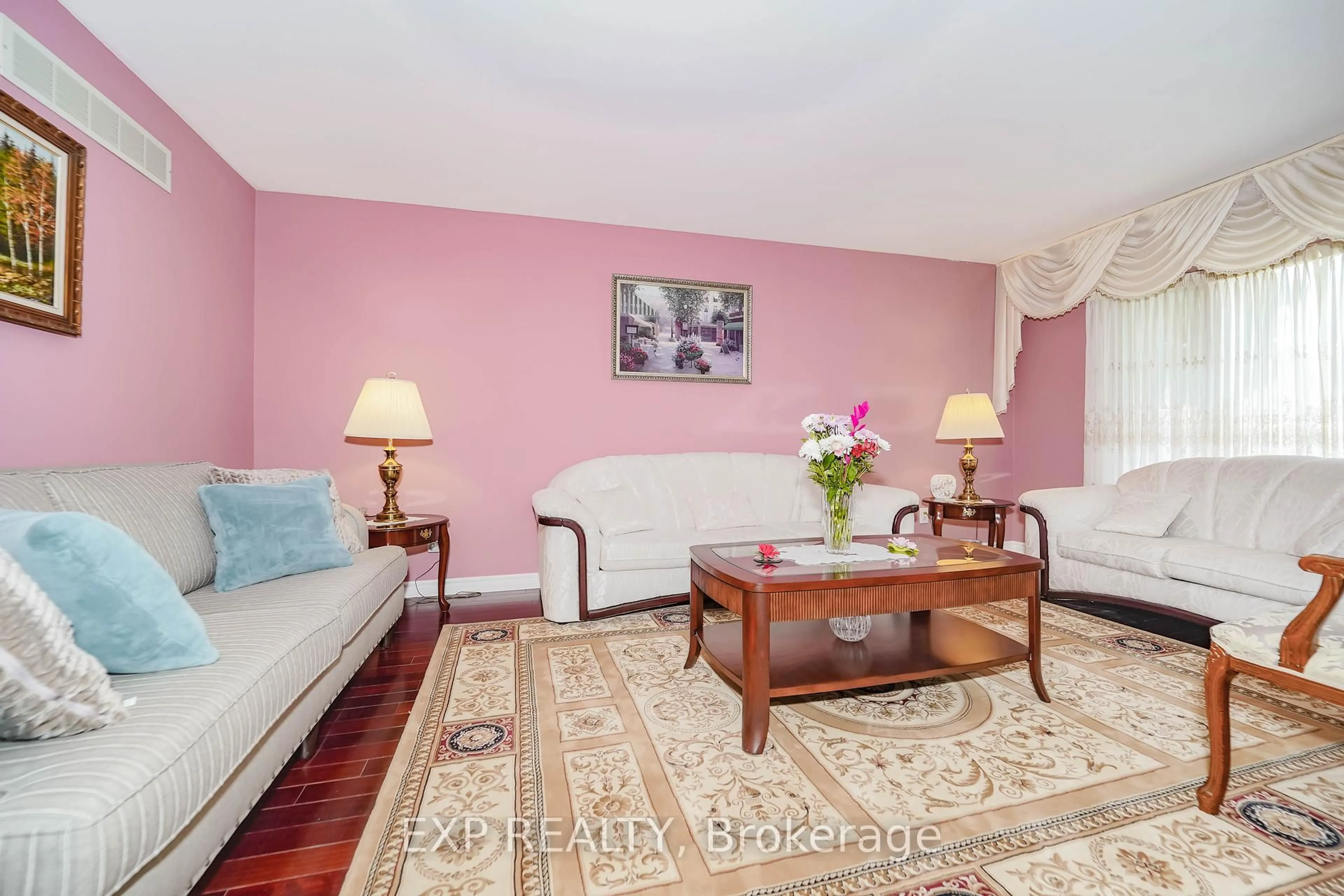 Living room with furniture, unknown for 173 Highglen Ave, Markham Ontario L3S 1X5