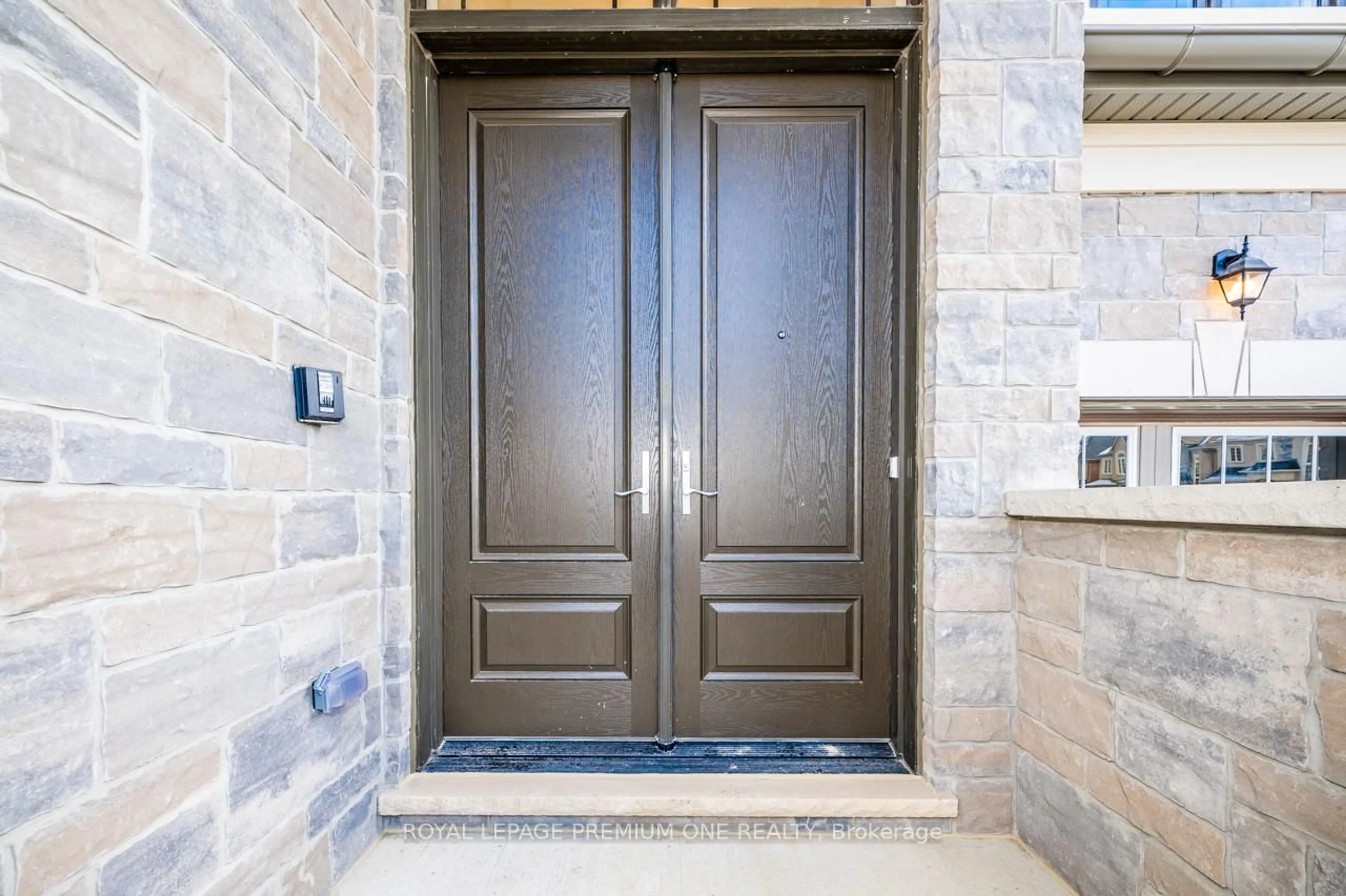 Indoor entryway for 133 Timber Creek Blvd, Vaughan Ontario L4H 3X8