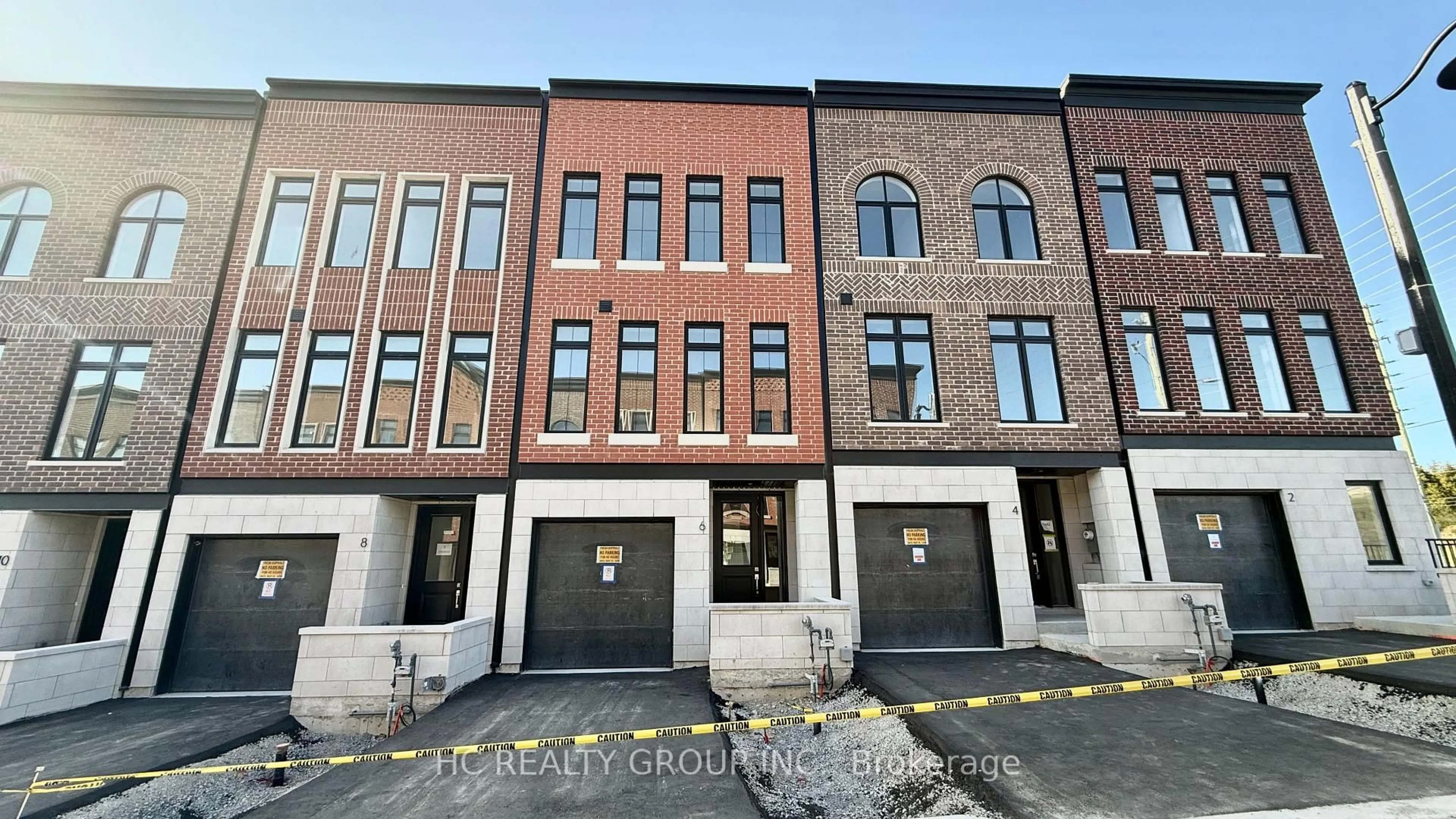 Home with brick exterior material, street for 6 Chestnut Crt, Aurora Ontario L4G 4A4