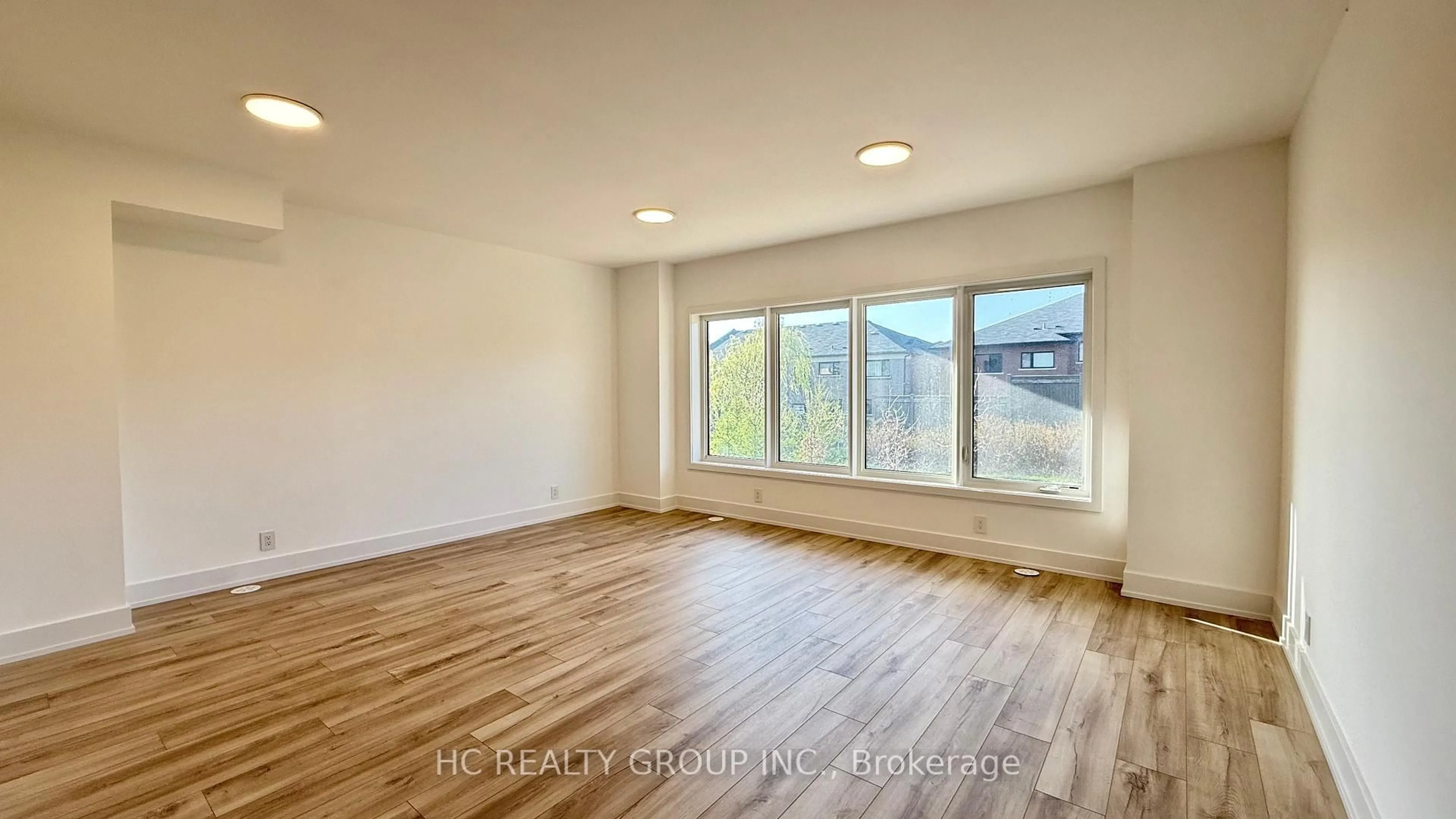 A pic of a room for 6 Chestnut Crt, Aurora Ontario L4G 4A4