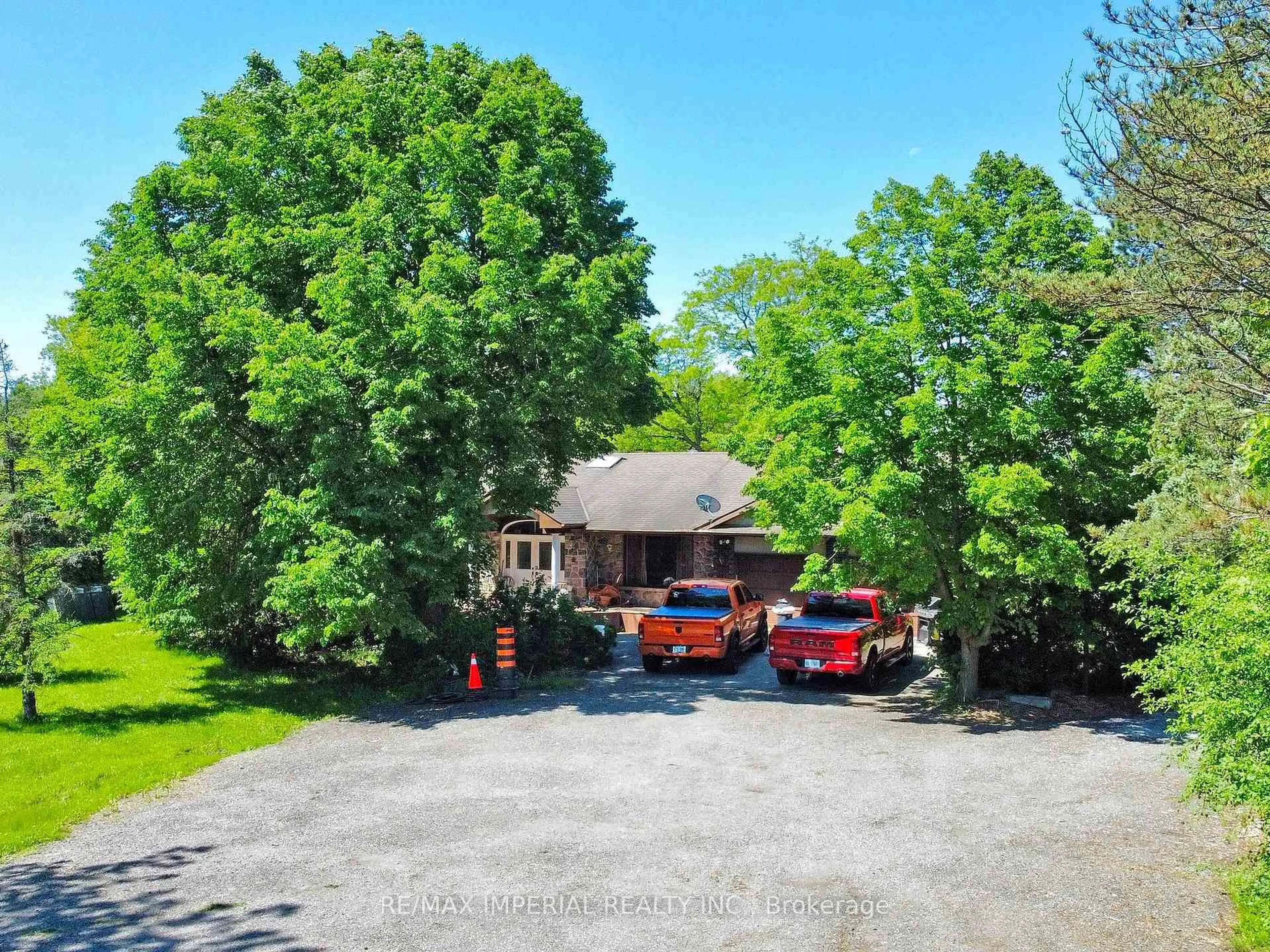 A pic from outside/outdoor area/front of a property/back of a property/a pic from drone, street for 22 Ratcliff Rd, Whitchurch-Stouffville Ontario L4A 7X5