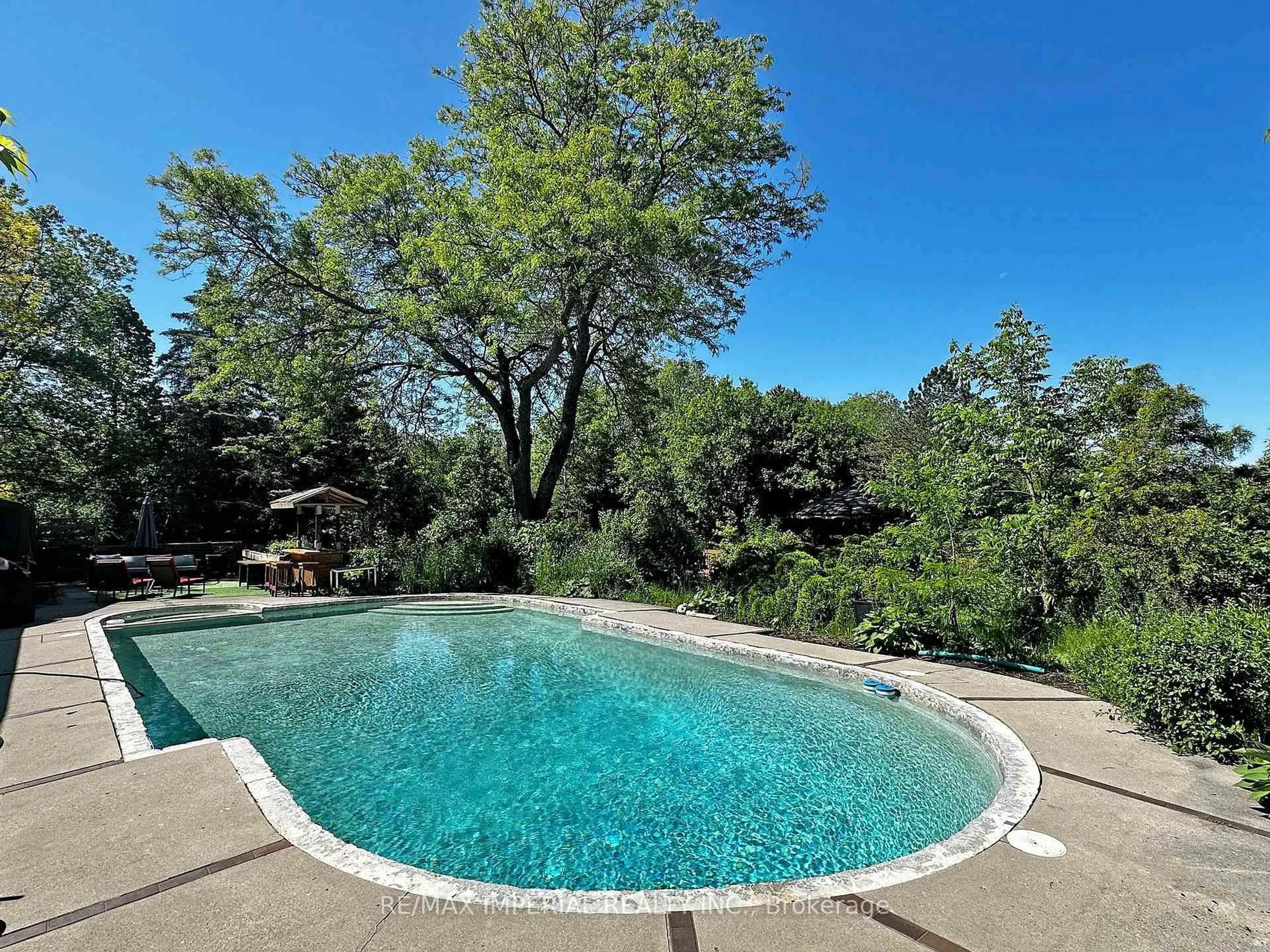Pool for 22 Ratcliff Rd, Whitchurch-Stouffville Ontario L4A 7X5