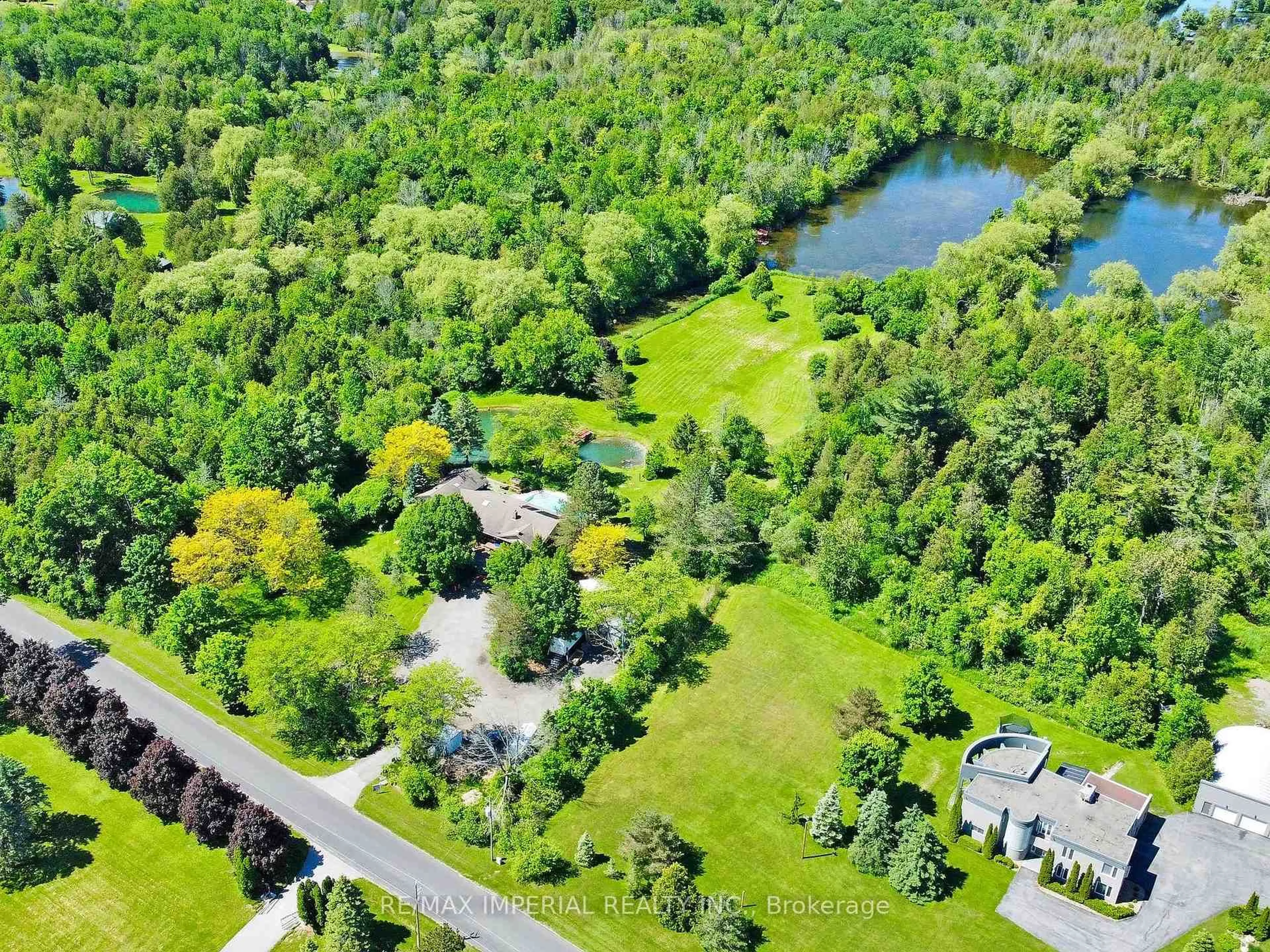 A pic from outside/outdoor area/front of a property/back of a property/a pic from drone, water/lake/river/ocean view for 22 Ratcliff Rd, Whitchurch-Stouffville Ontario L4A 7X5
