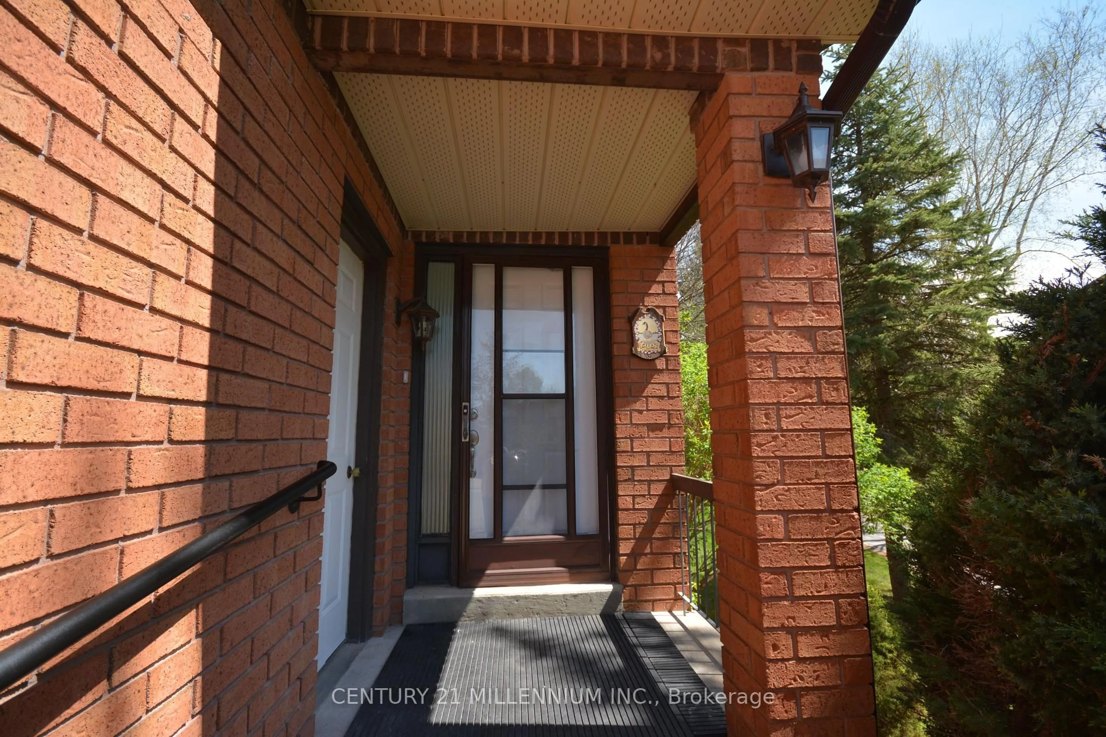 Indoor entryway for 5 Riverview Rd #17, New Tecumseth Ontario L9R 1R9