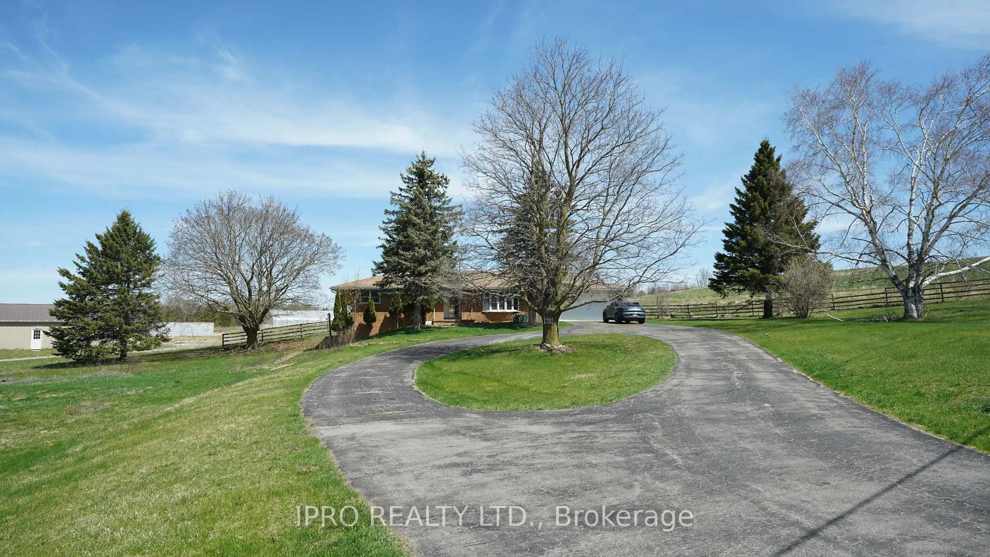 A pic from outside/outdoor area/front of a property/back of a property/a pic from drone, water/lake/river/ocean view for 384 Zephyr Rd, Uxbridge Ontario L0E 1T0