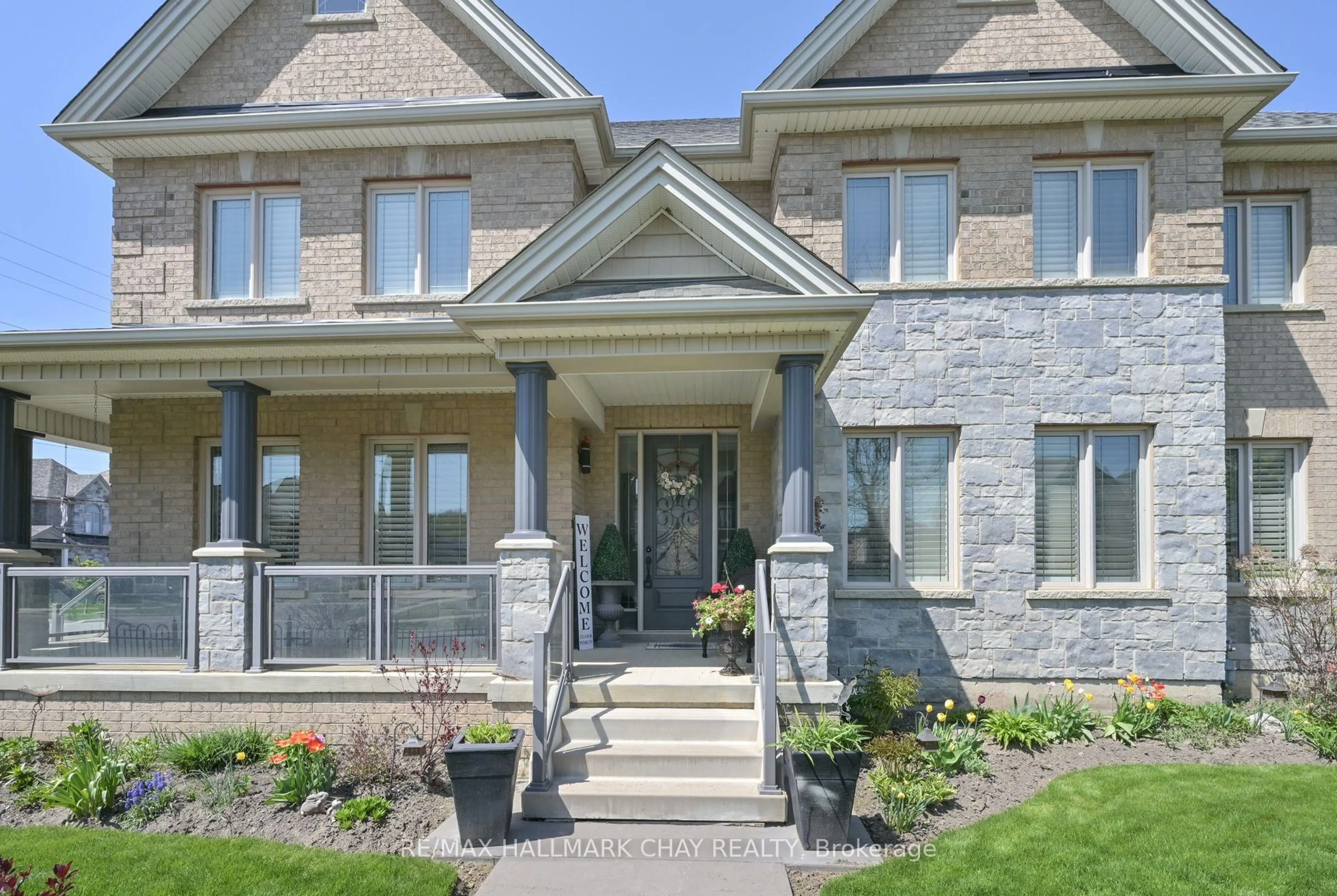 Home with brick exterior material, street for 221 8th Ave, New Tecumseth Ontario L9R 0H8