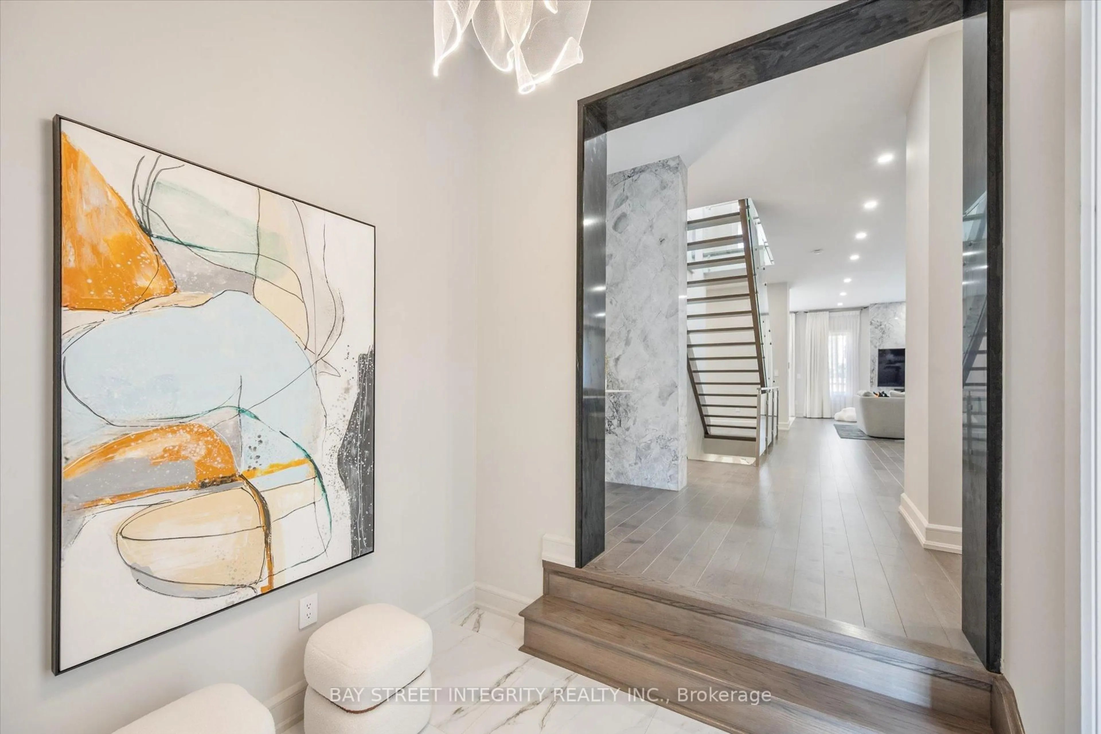 Indoor entryway for 18 Aspy Crt, Vaughan Ontario L6A 4X7