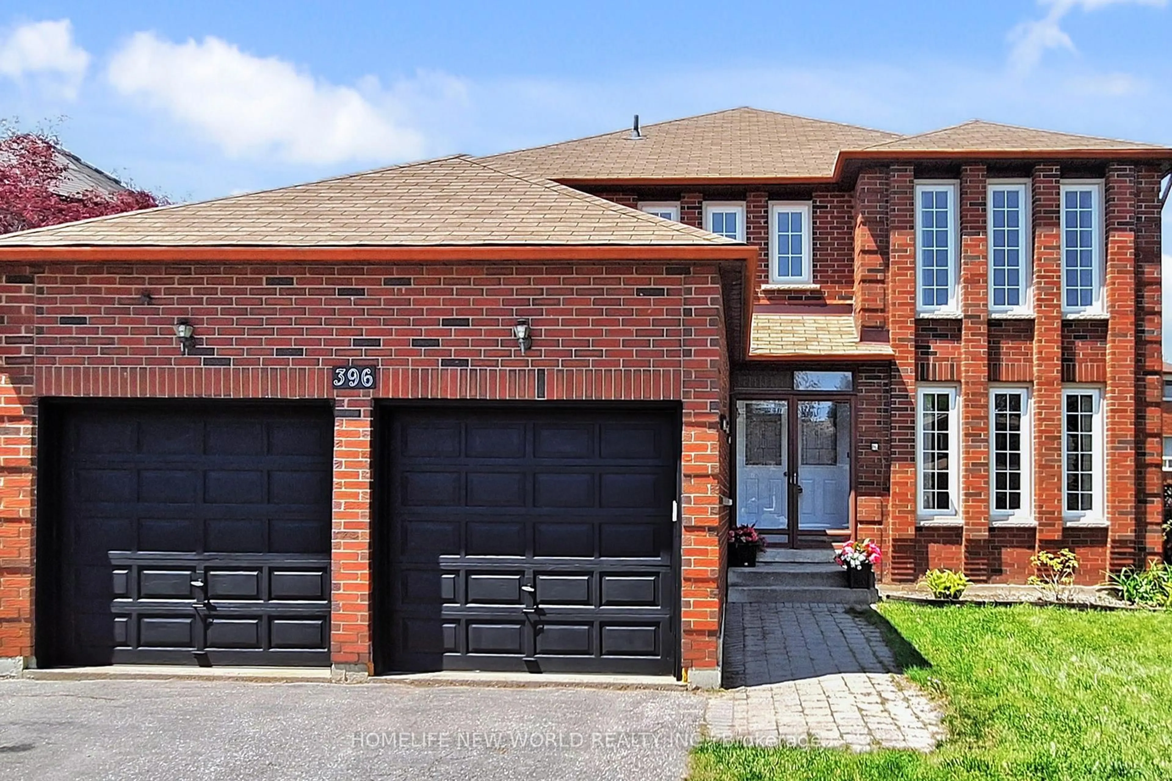 Home with brick exterior material, street for 396 Dorchester St, Newmarket Ontario L3Y 7Z3
