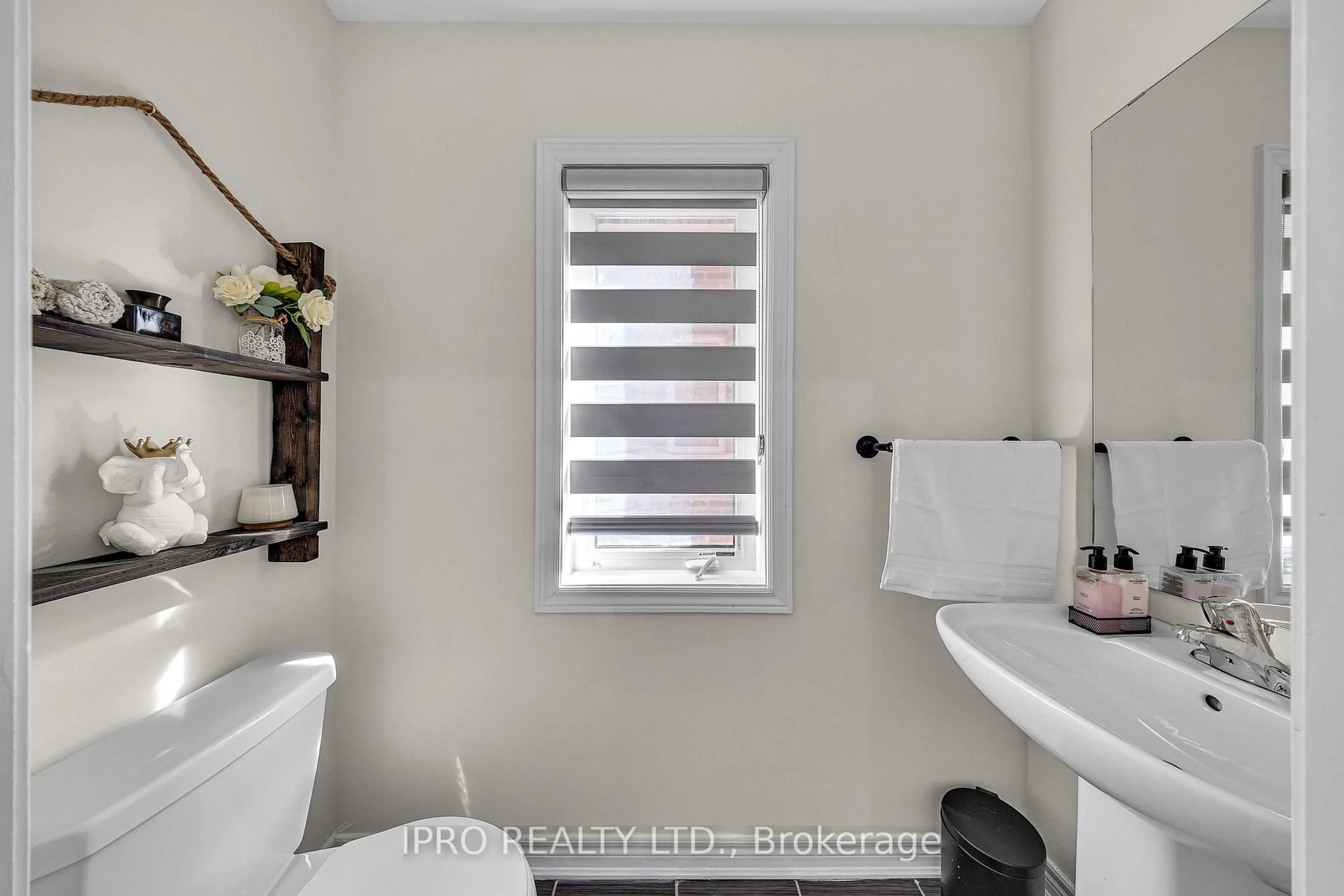 Contemporary bathroom, ceramic/tile floor for 4 Titan Tr, Markham Ontario L3S 0E2