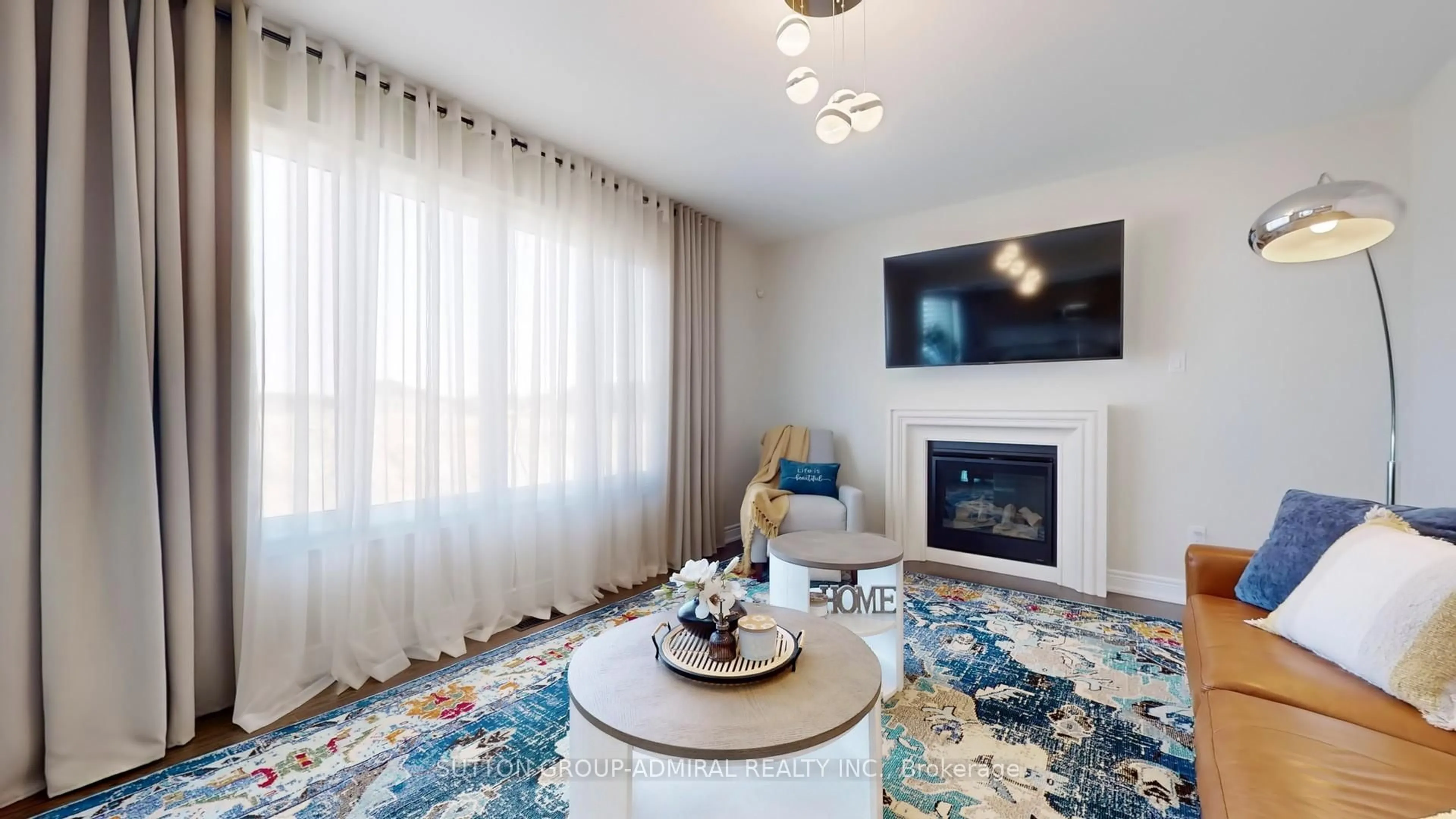 Living room with furniture, unknown for 65 Strathgreen Lane, Georgina Ontario L4P 0E9