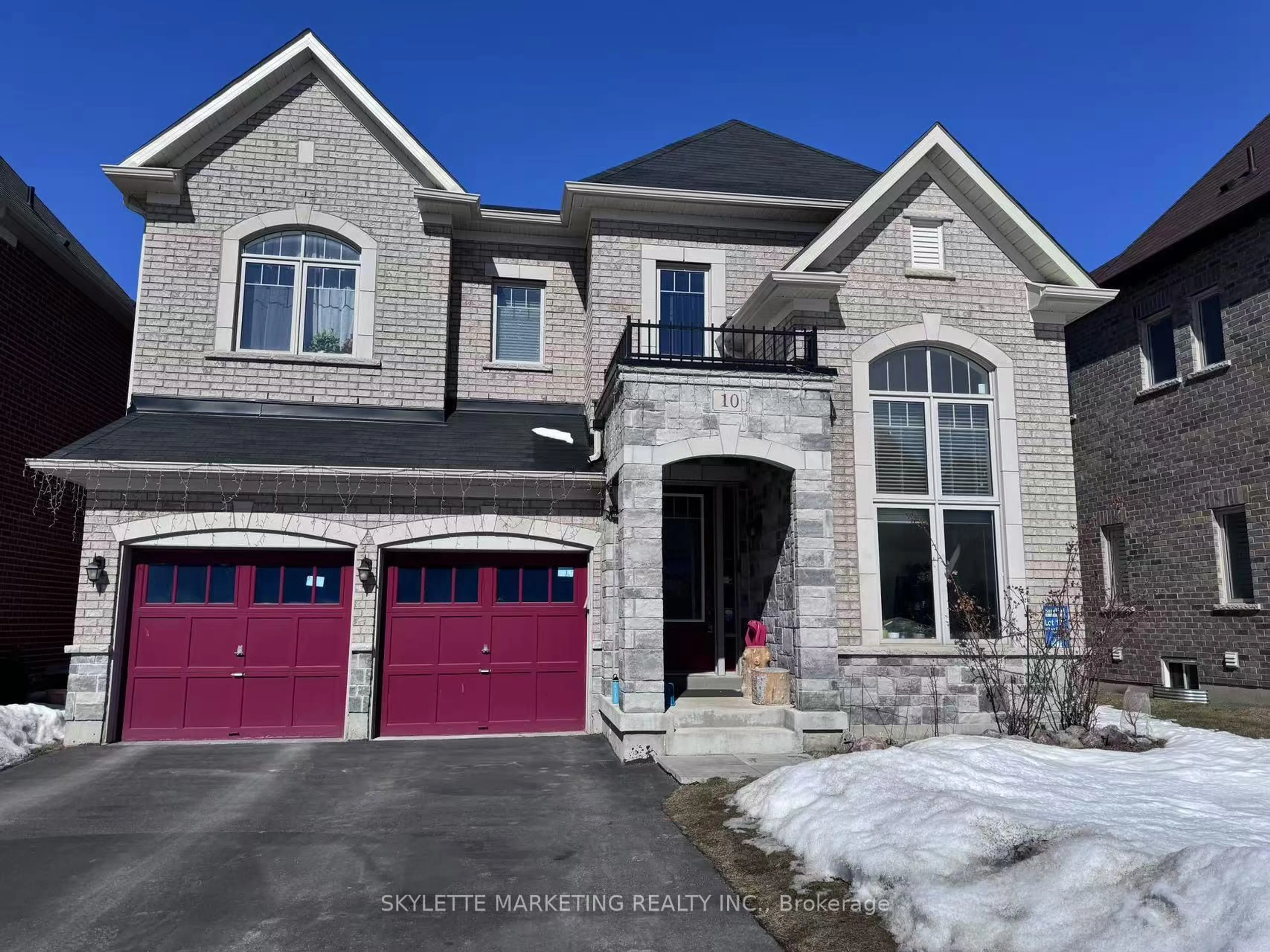 Home with brick exterior material, street for 10 MaryWilson Crt, East Gwillimbury Ontario L9N 0P5