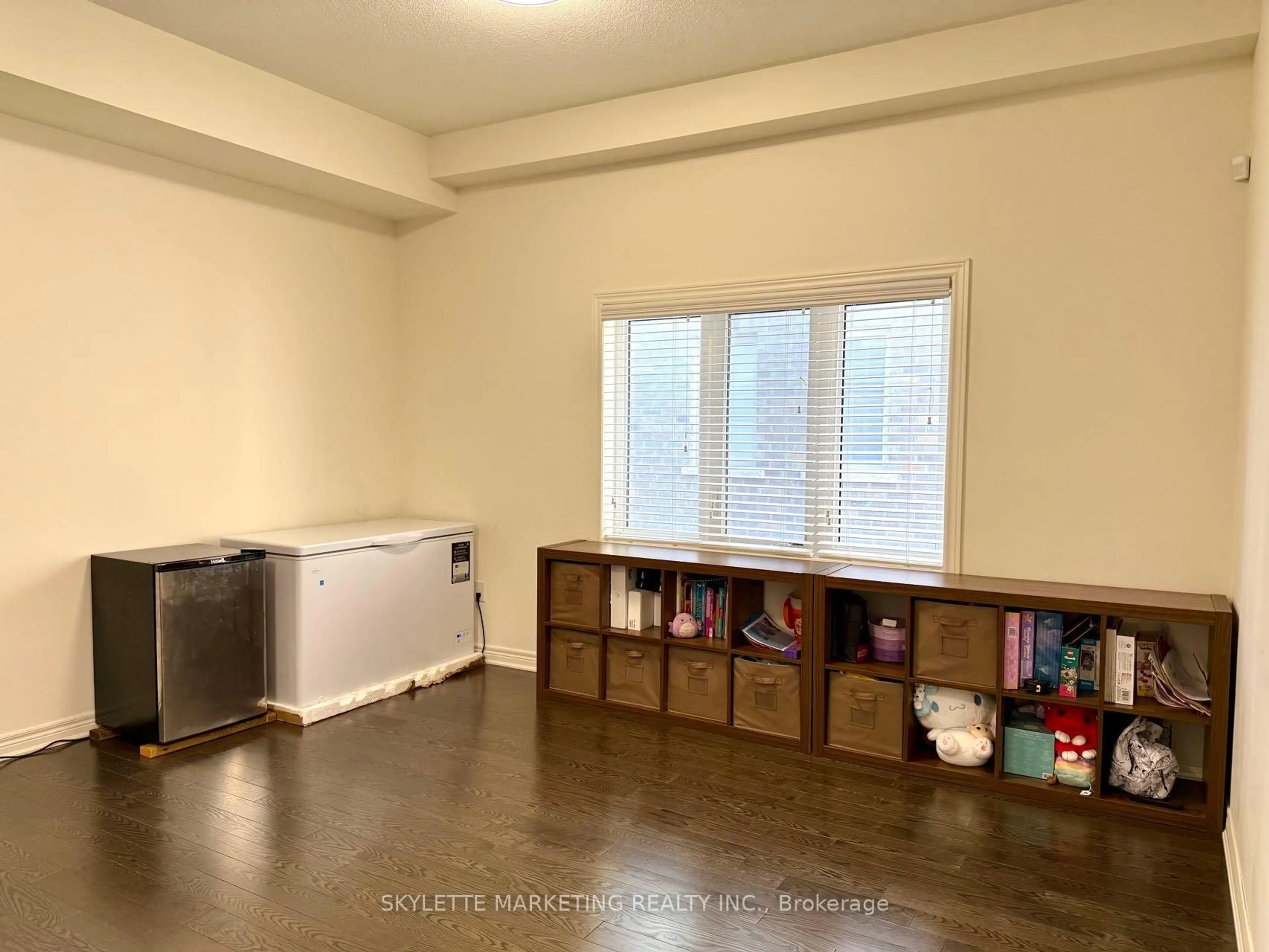 A pic of a room for 10 MaryWilson Crt, East Gwillimbury Ontario L9N 0P5