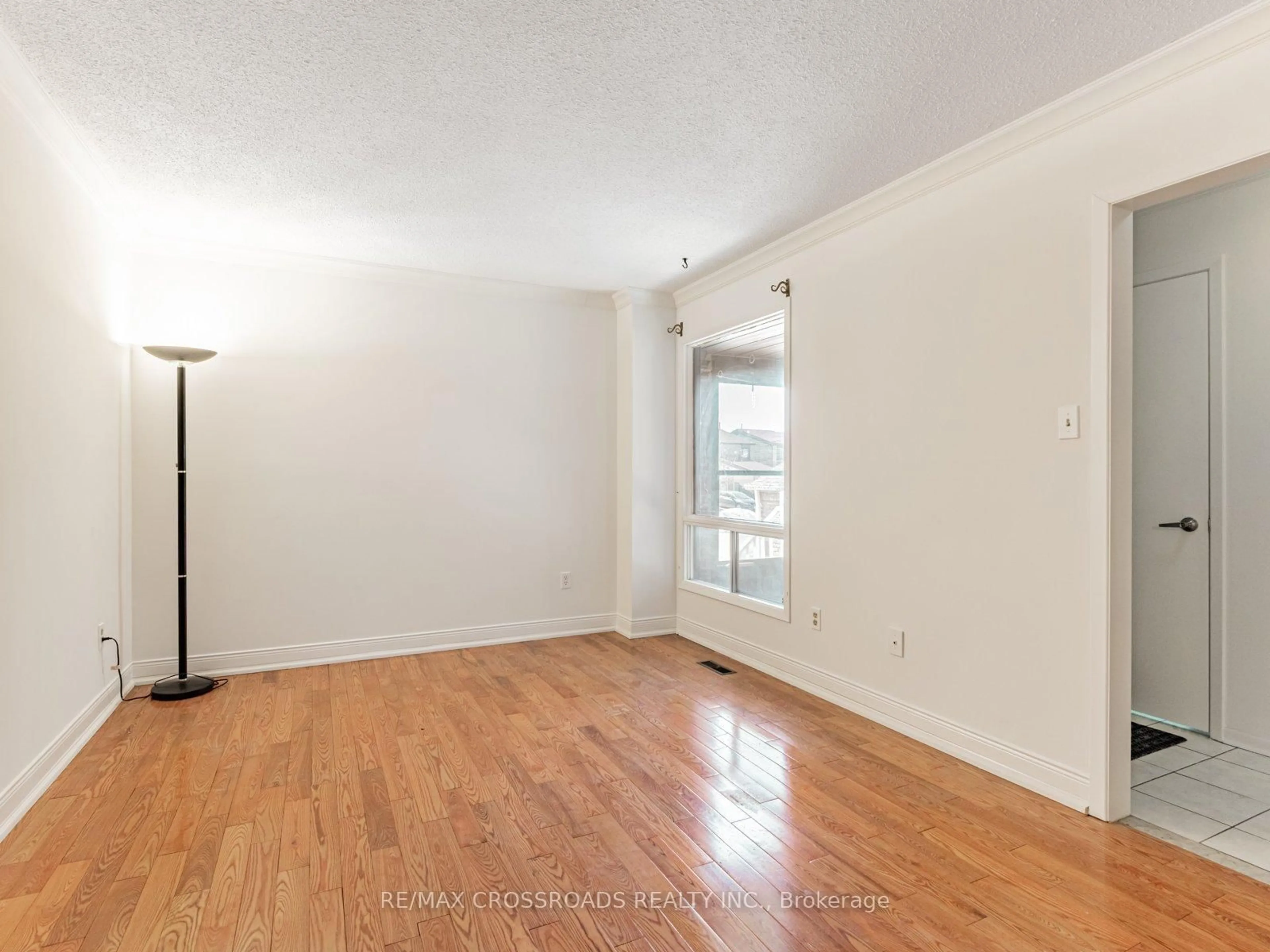 A pic of a room for 15 Peachtree Pl, Vaughan Ontario L4K 2C4