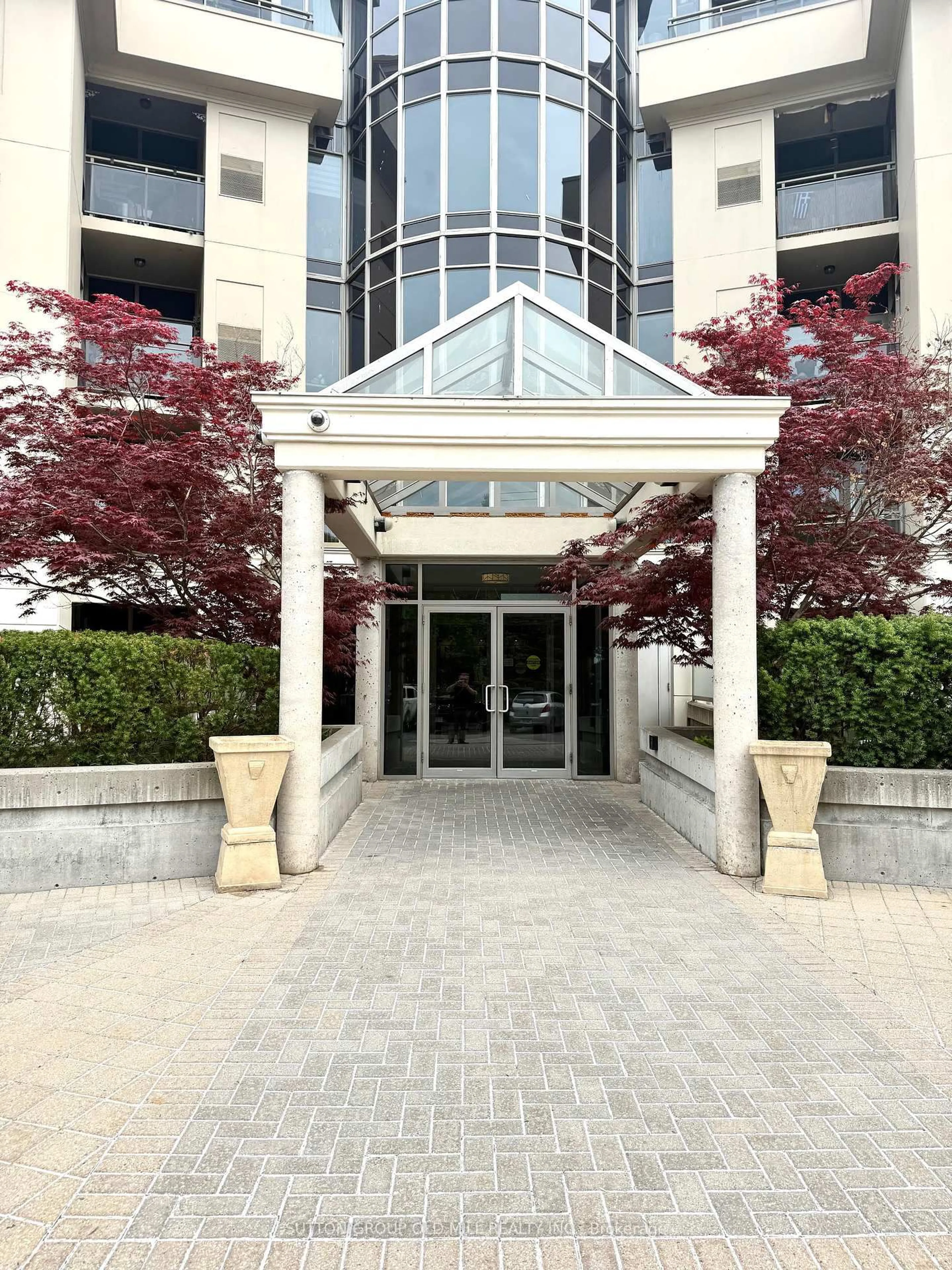Indoor foyer for 8201 Islington Ave #432, Vaughan Ontario L4L 9S6