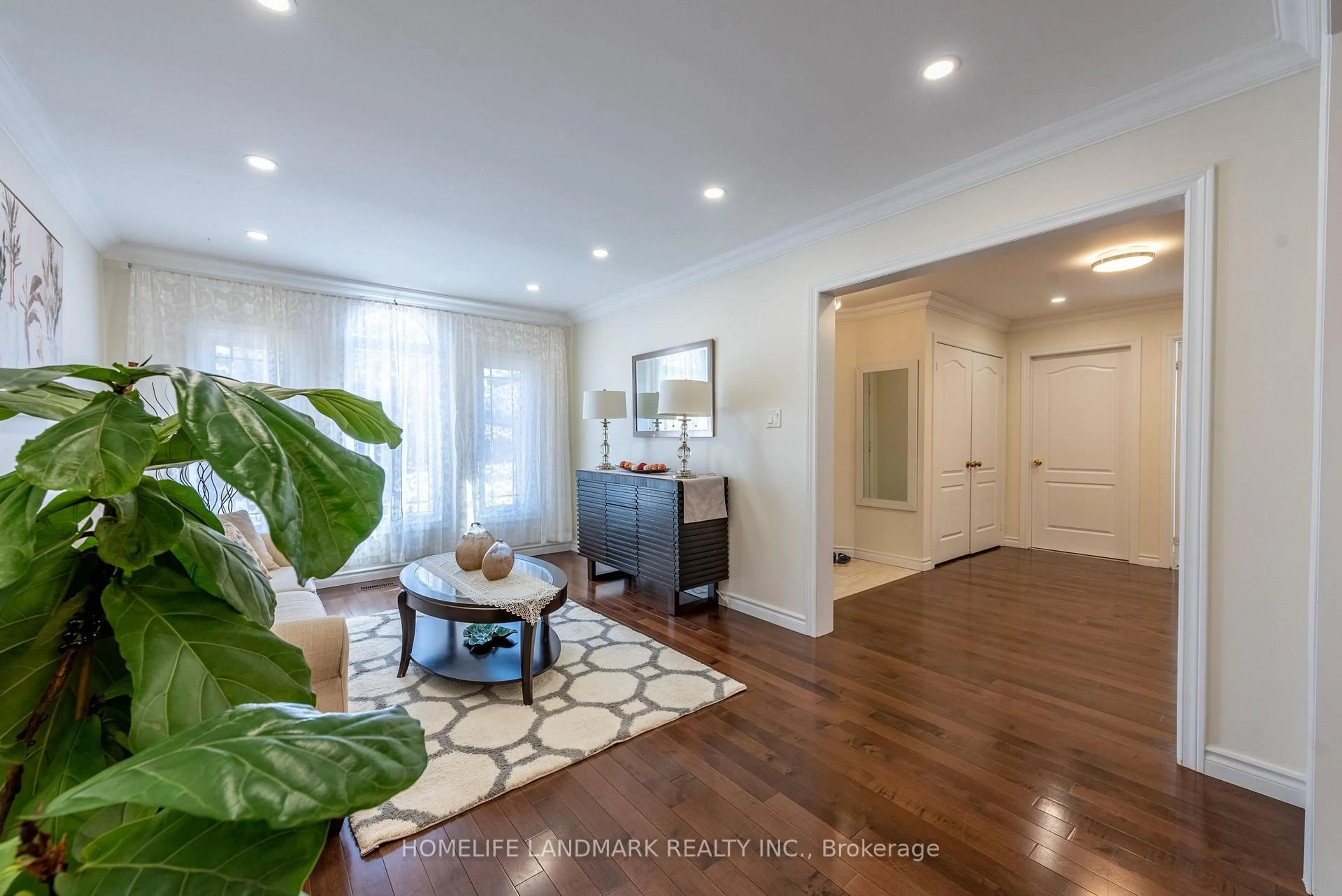 Indoor entryway for 537 Raymerville Dr, Markham Ontario L3P 6G3